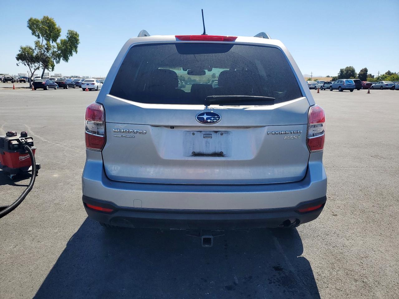 2015 Subaru Forester 2.5i Premium Gray vin: JF2SJAGC5FH810540