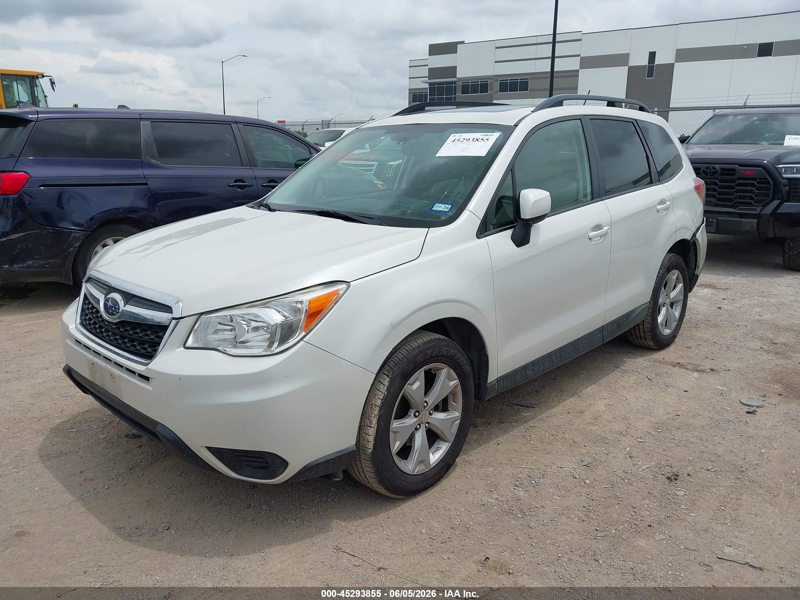 2015 Subaru Forester 2.5i Premium White vin: JF2SJAGC5FH835115