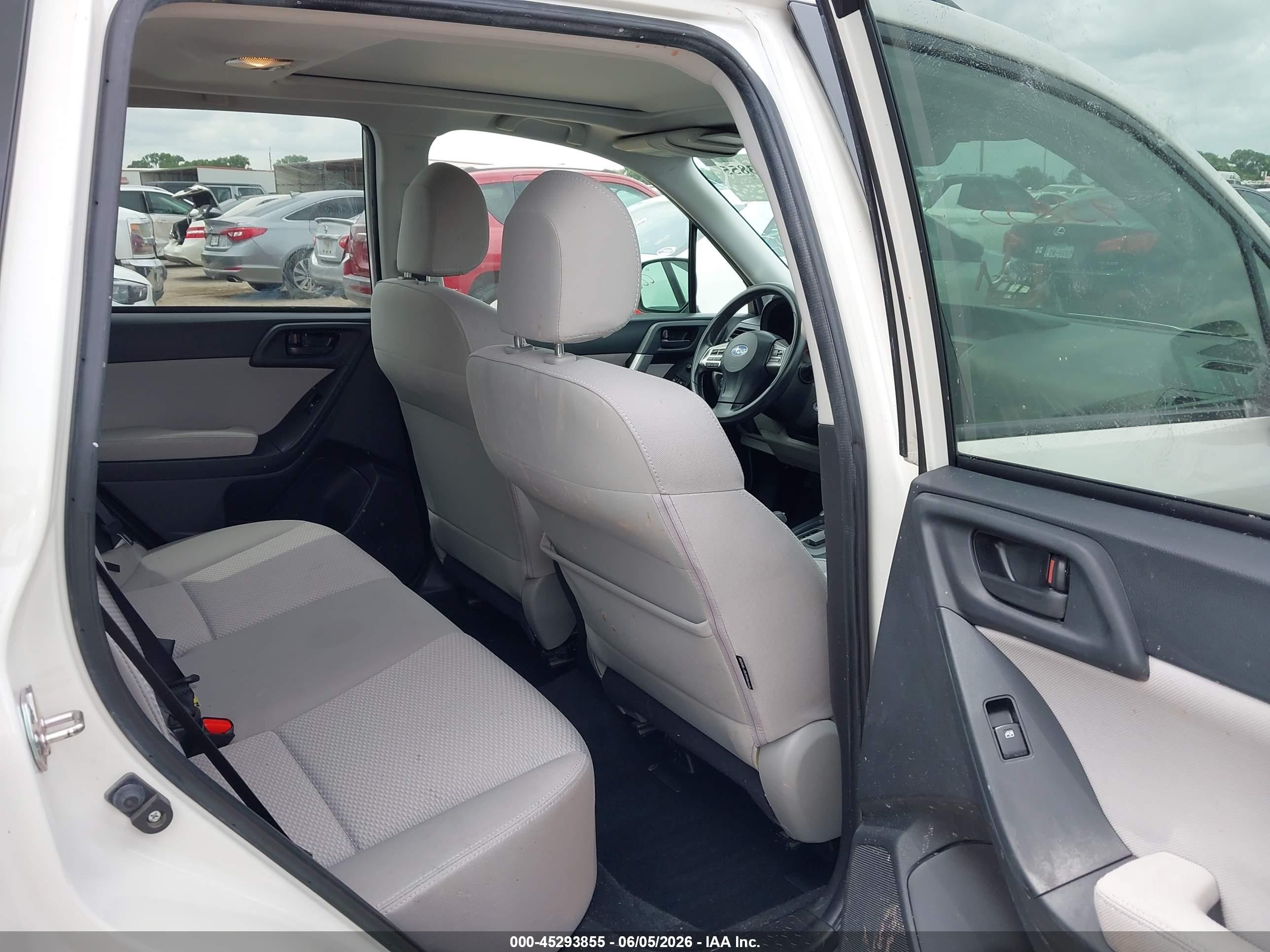 2015 Subaru Forester 2.5i Premium White vin: JF2SJAGC5FH835115