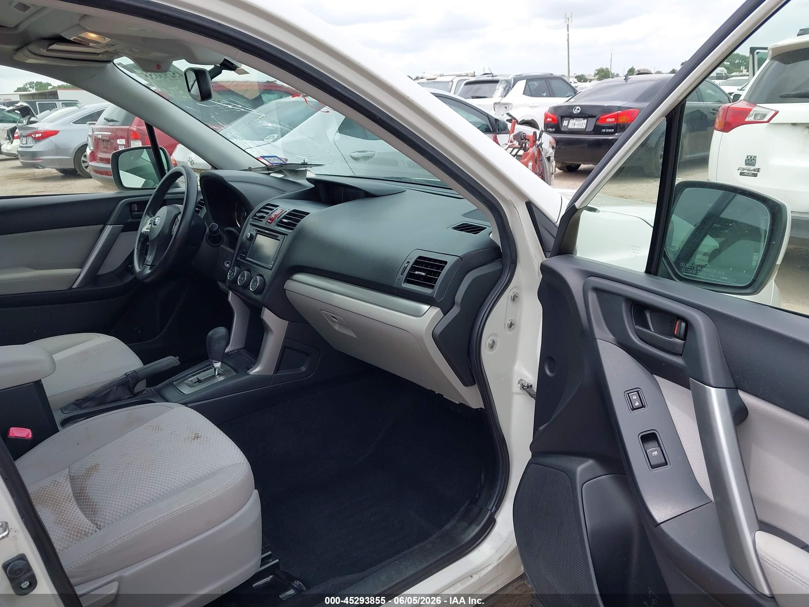 2015 Subaru Forester 2.5i Premium White vin: JF2SJAGC5FH835115