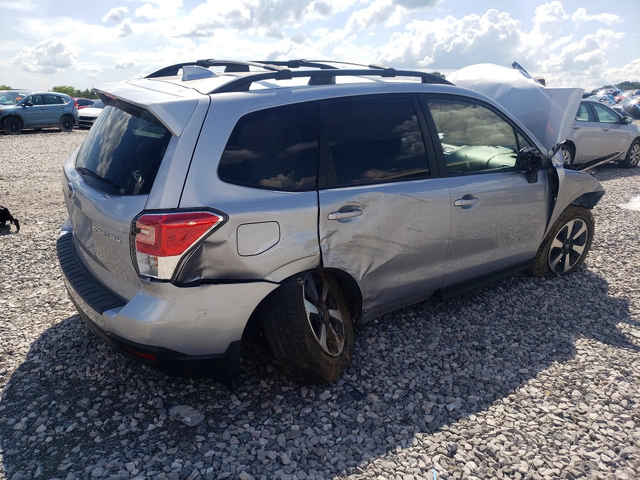 2018 Subaru Forester 2.5i Premium Silver vin: JF2SJAGC5JH586470