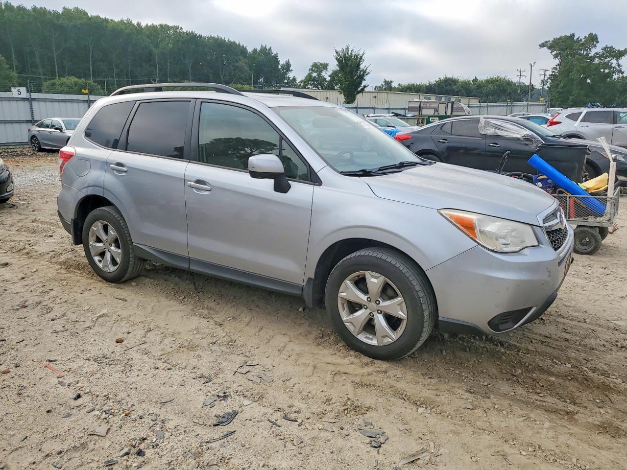 2014 Subaru Forester 2.5i Premium Серебряный vin: JF2SJAGC6EH453917