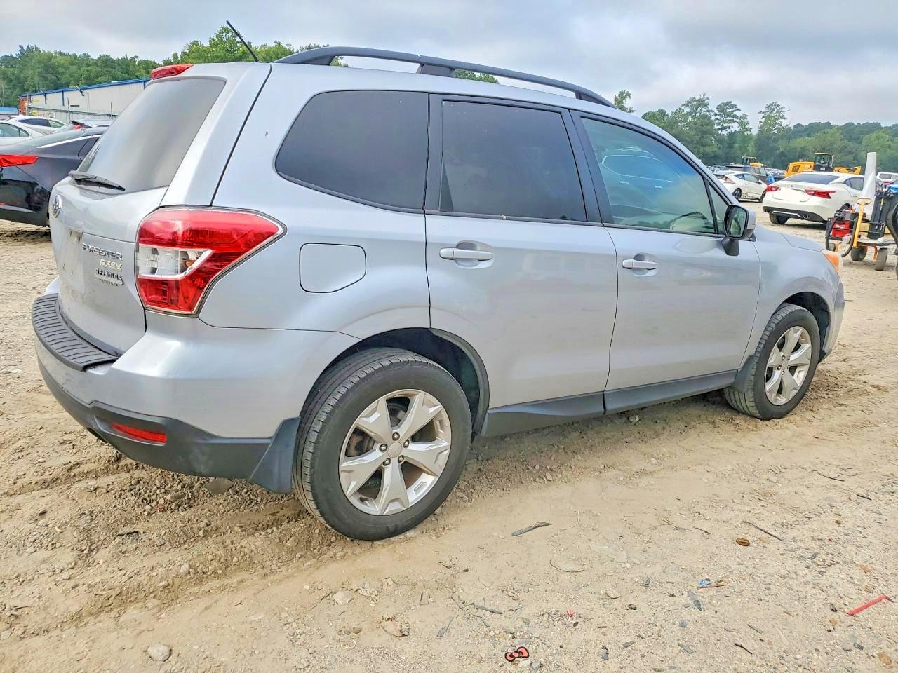2014 Subaru Forester 2.5i Premium Серебряный vin: JF2SJAGC6EH453917