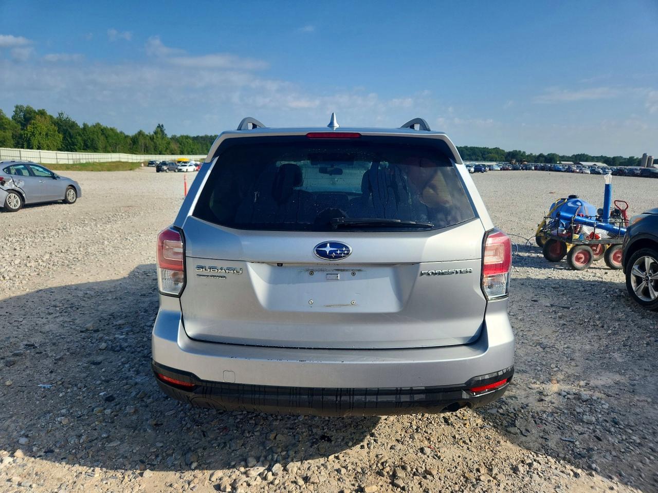 2018 Subaru Forester 2.5i Premium Серебряный vin: JF2SJAGC6JH463227