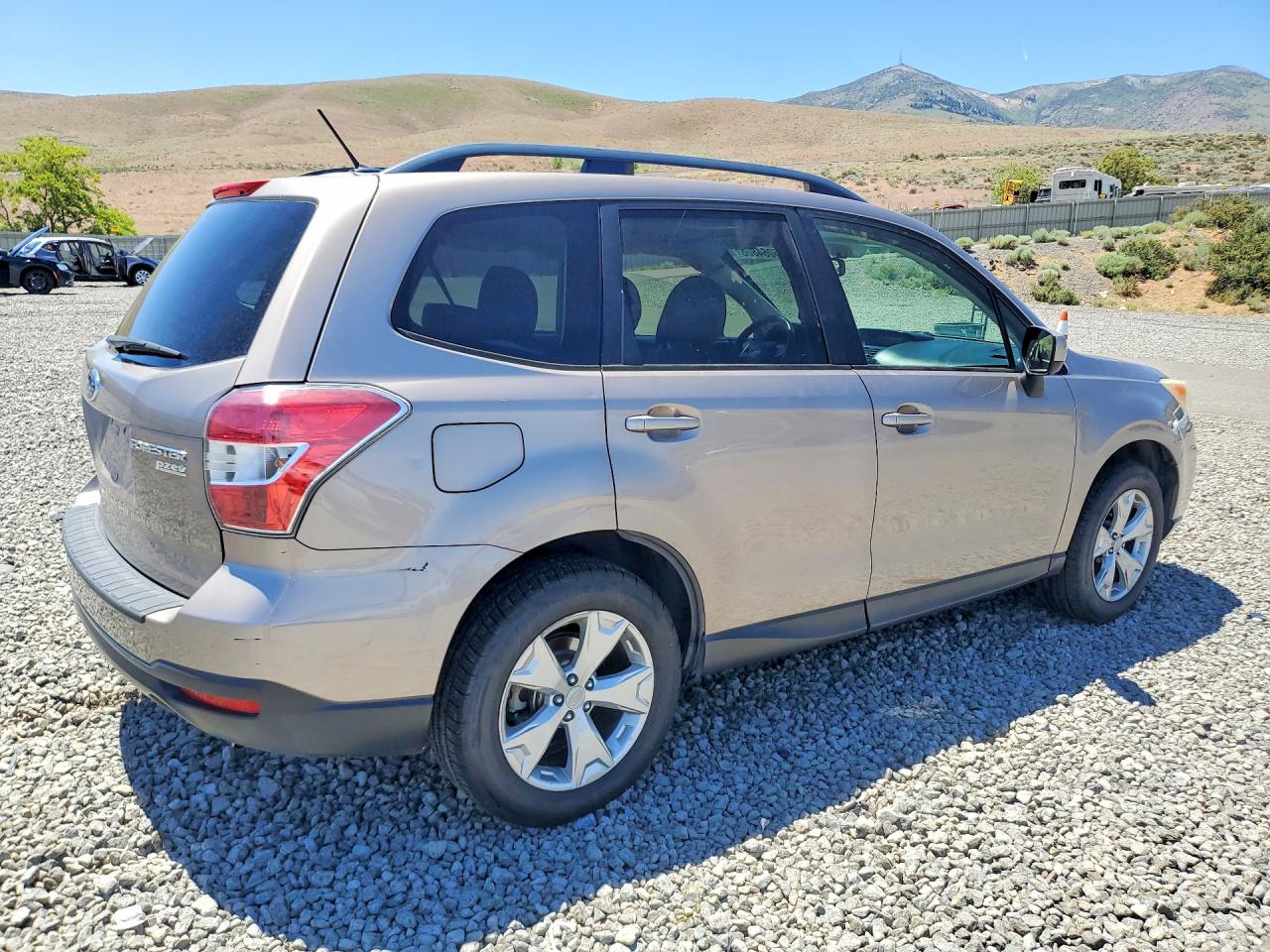 2015 Subaru Forester 2.5i Premium Tan vin: JF2SJAGC7FH515651