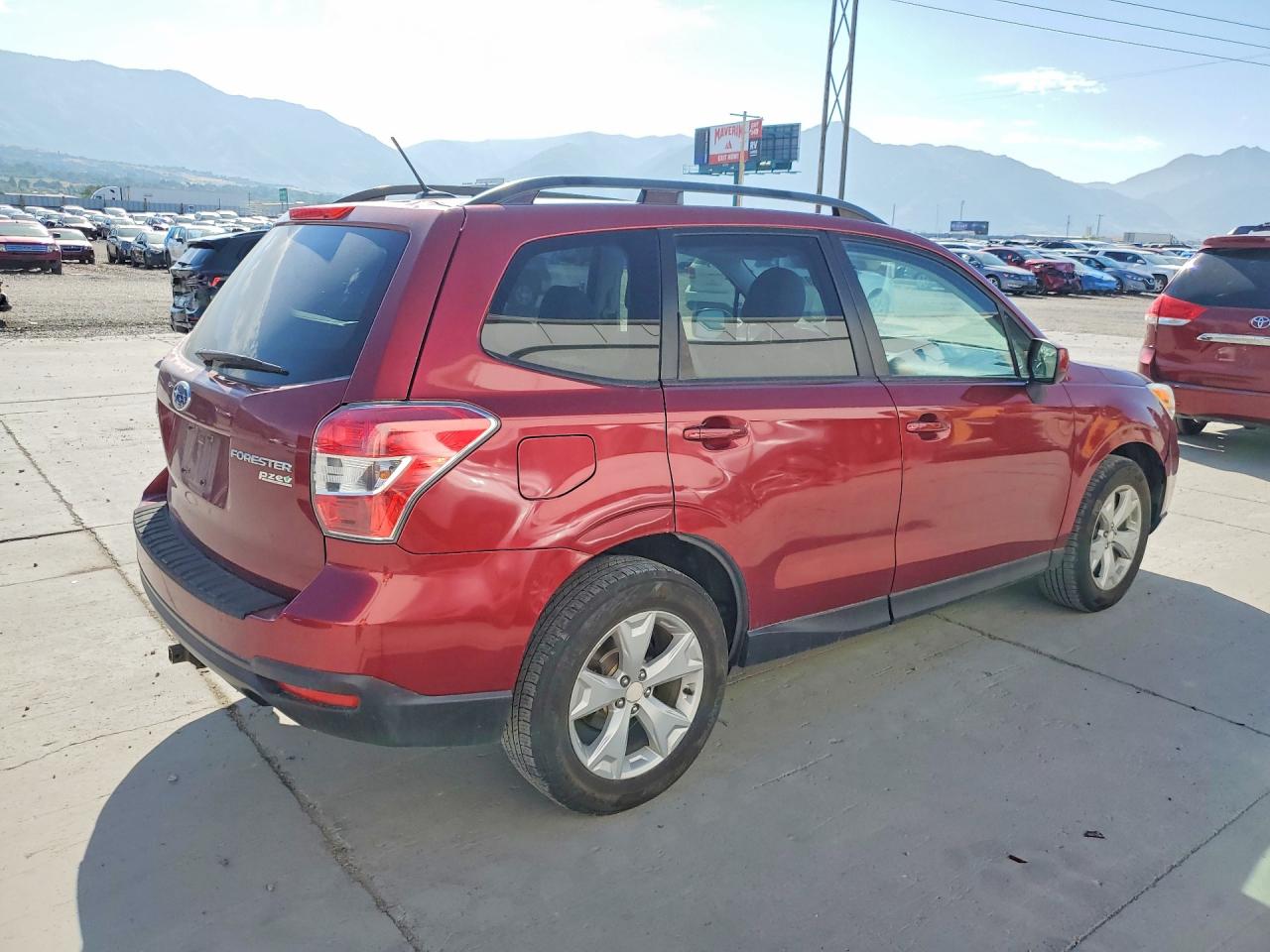 2015 Subaru Forester 2.5i Premium Maroon vin: JF2SJAGC7FH828473