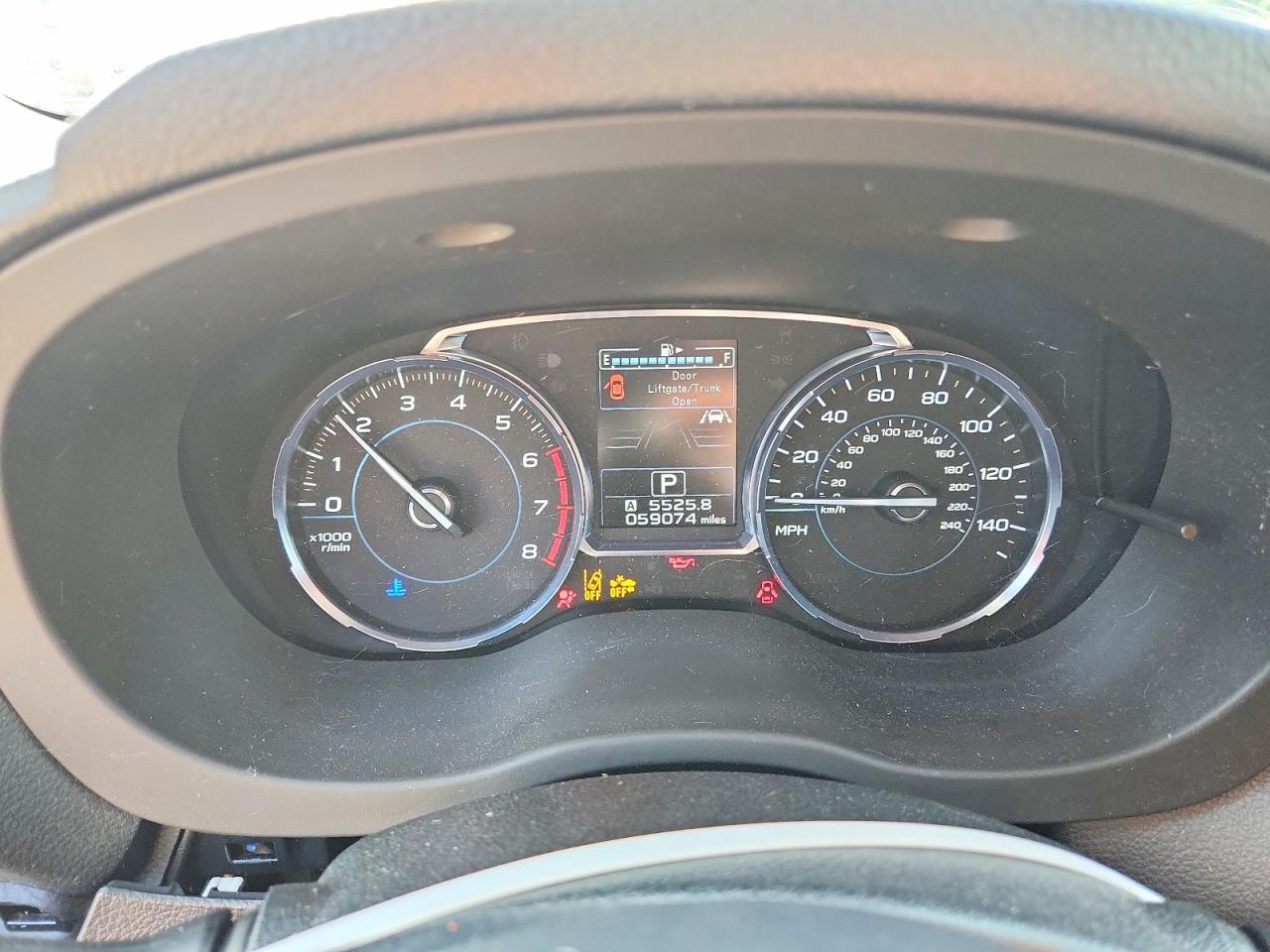 2018 Subaru Forester 2.5i Premium Серебряный vin: JF2SJAGC7JH495698
