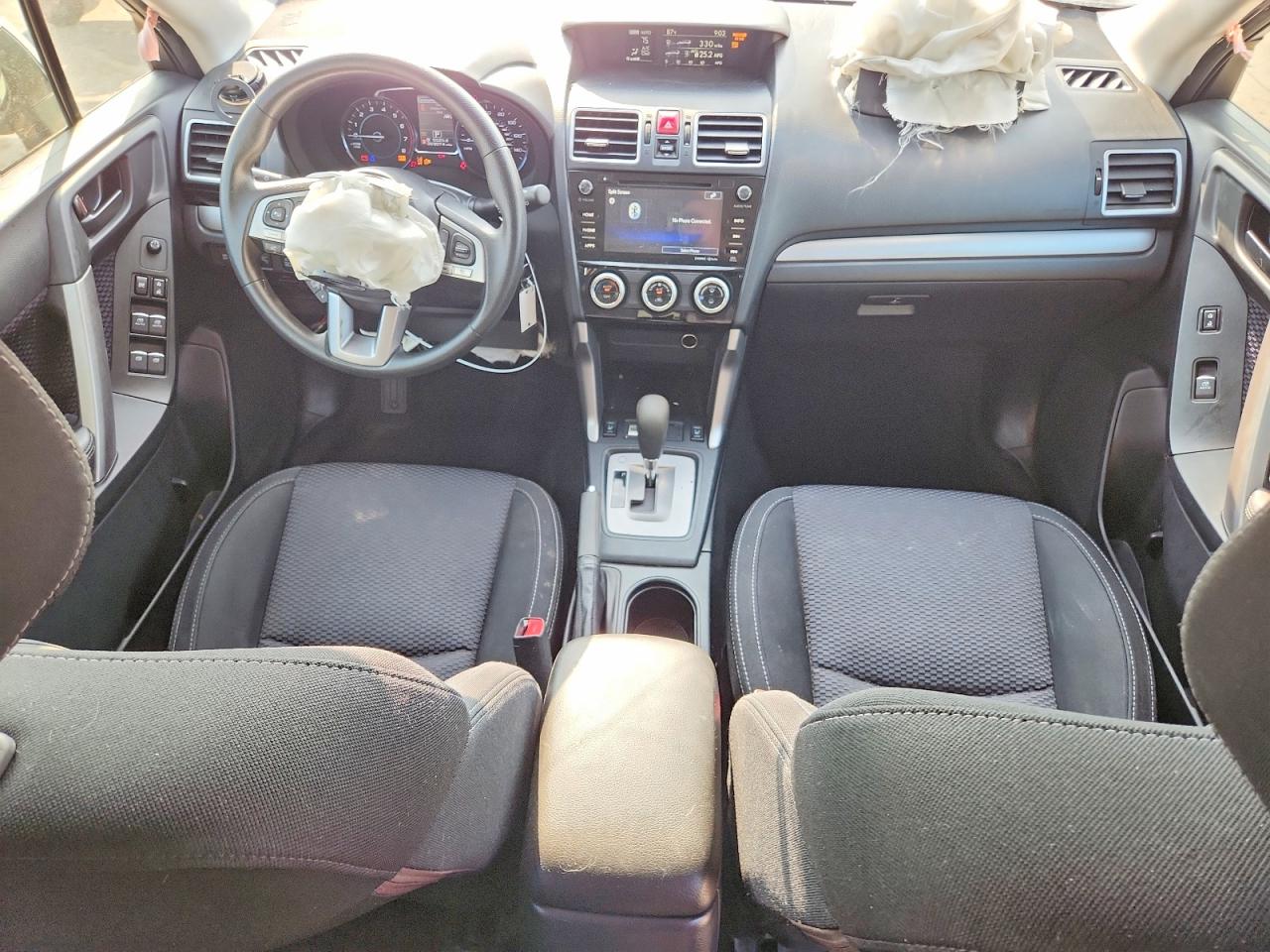 2018 Subaru Forester 2.5i Premium Серебряный vin: JF2SJAGC7JH495698