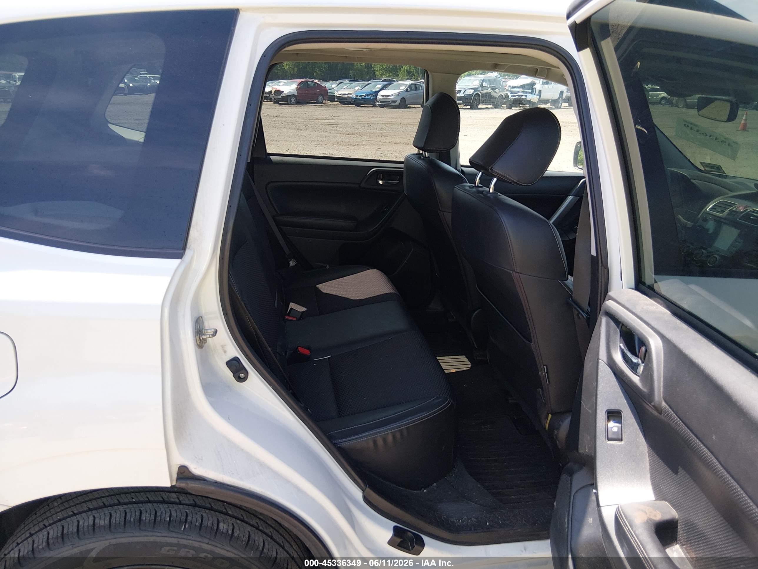 2018 Subaru Forester 2.5i Premium Белый vin: JF2SJAGC7JH590097