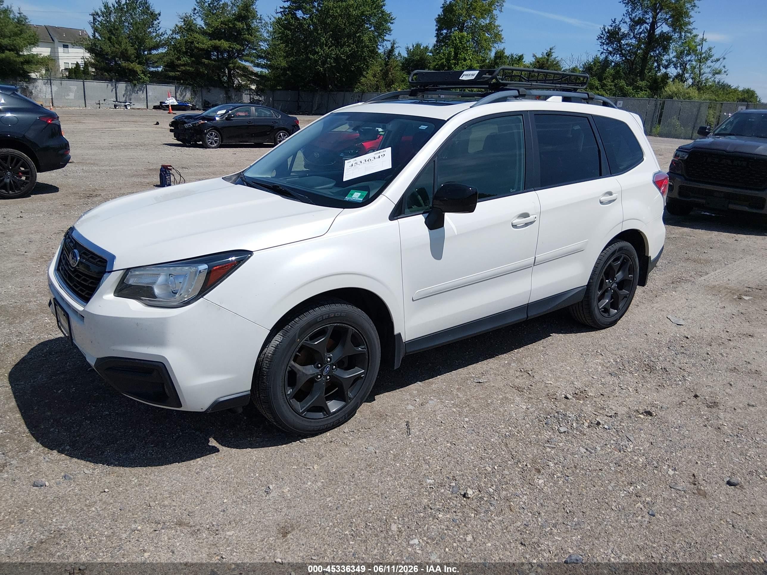 2018 Subaru Forester 2.5i Premium Белый vin: JF2SJAGC7JH590097