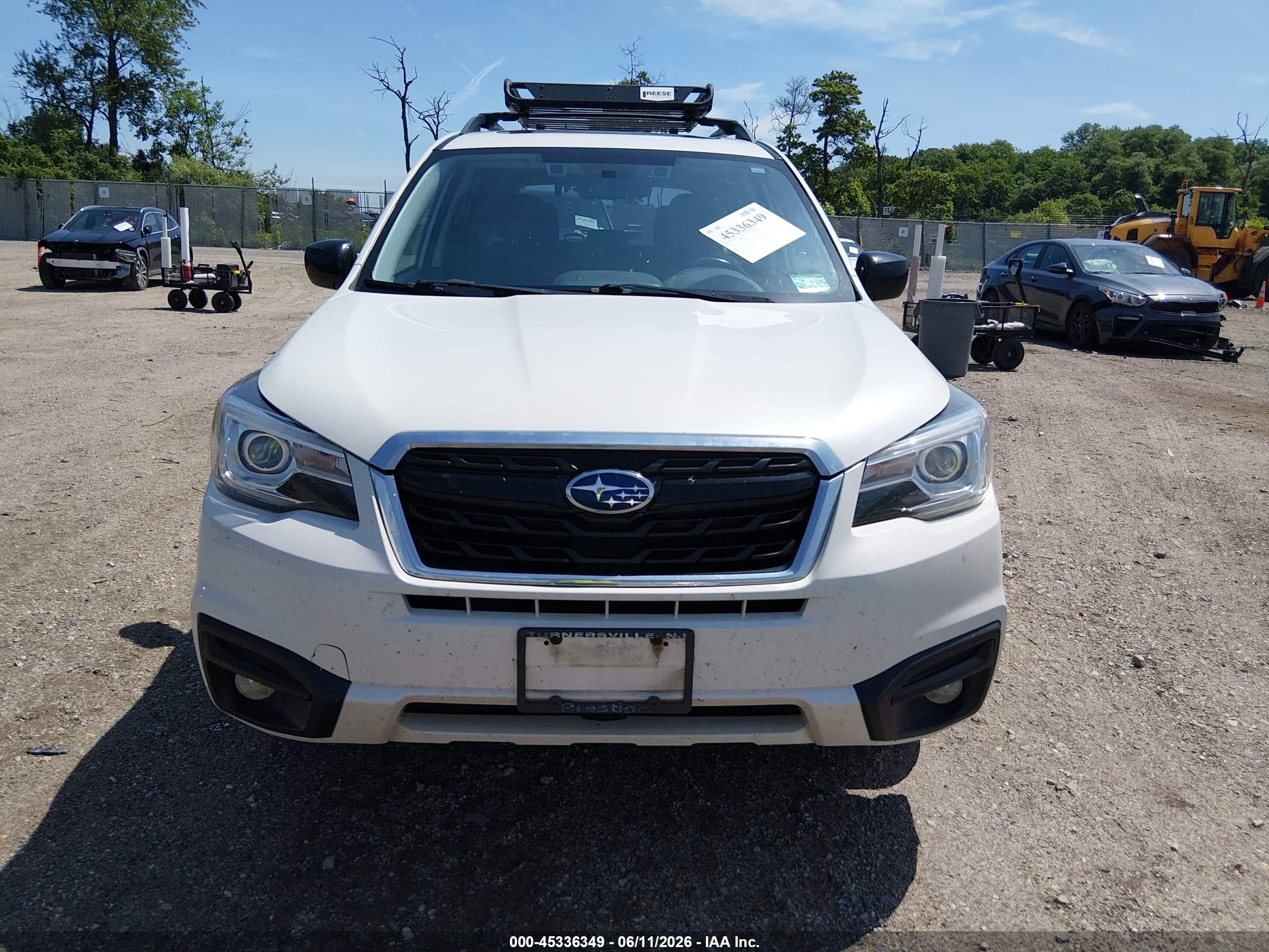 2018 Subaru Forester 2.5i Premium Белый vin: JF2SJAGC7JH590097