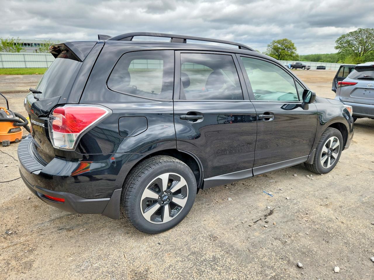 2018 Subaru Forester 2.5i Premium Black vin: JF2SJAGC7JH596899
