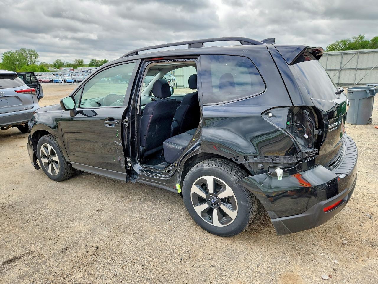 2018 Subaru Forester 2.5i Premium Black vin: JF2SJAGC7JH596899