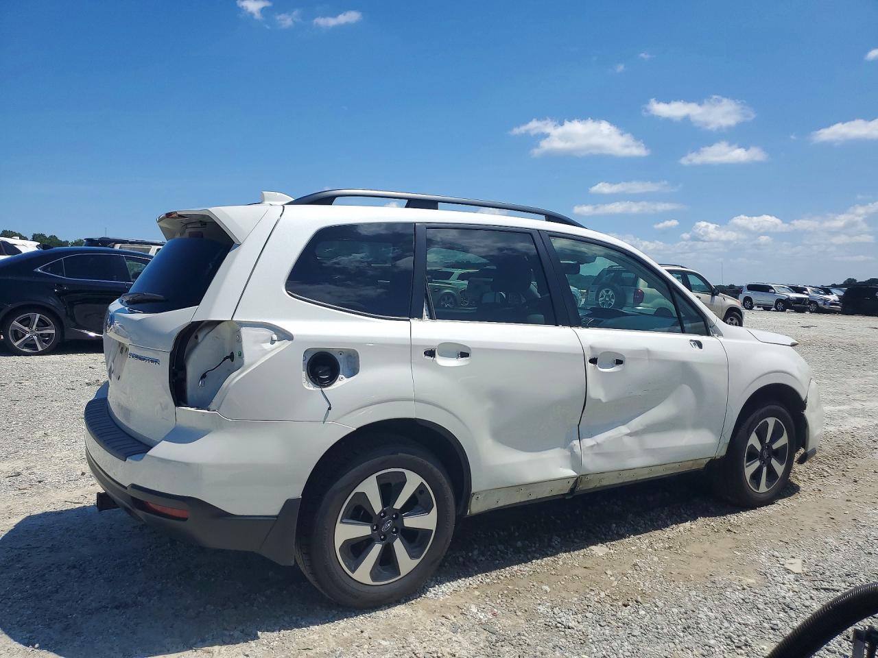 2018 Subaru Forester 2.5i Premium White vin: JF2SJAGC8JH473273