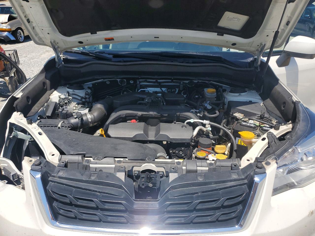 2018 Subaru Forester 2.5i Premium White vin: JF2SJAGC8JH473273