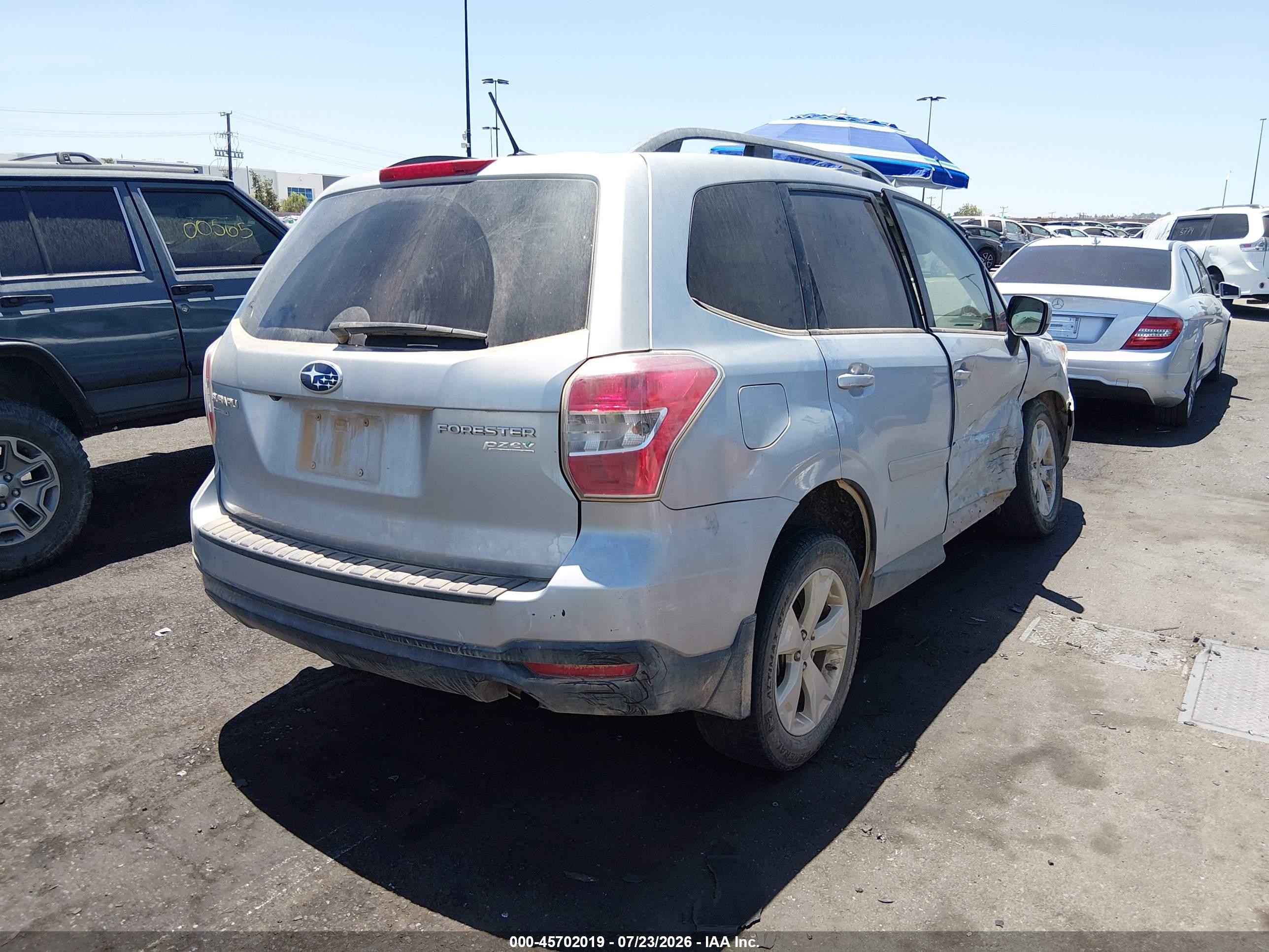 2015 Subaru Forester 2.5i Premium Silver vin: JF2SJAGC9FH596376