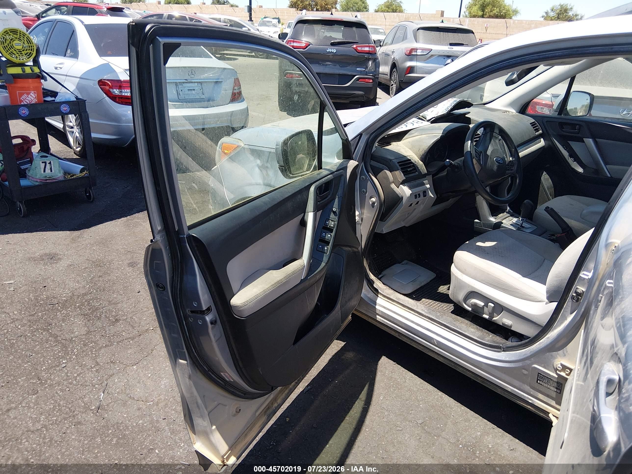 2015 Subaru Forester 2.5i Premium Silver vin: JF2SJAGC9FH596376