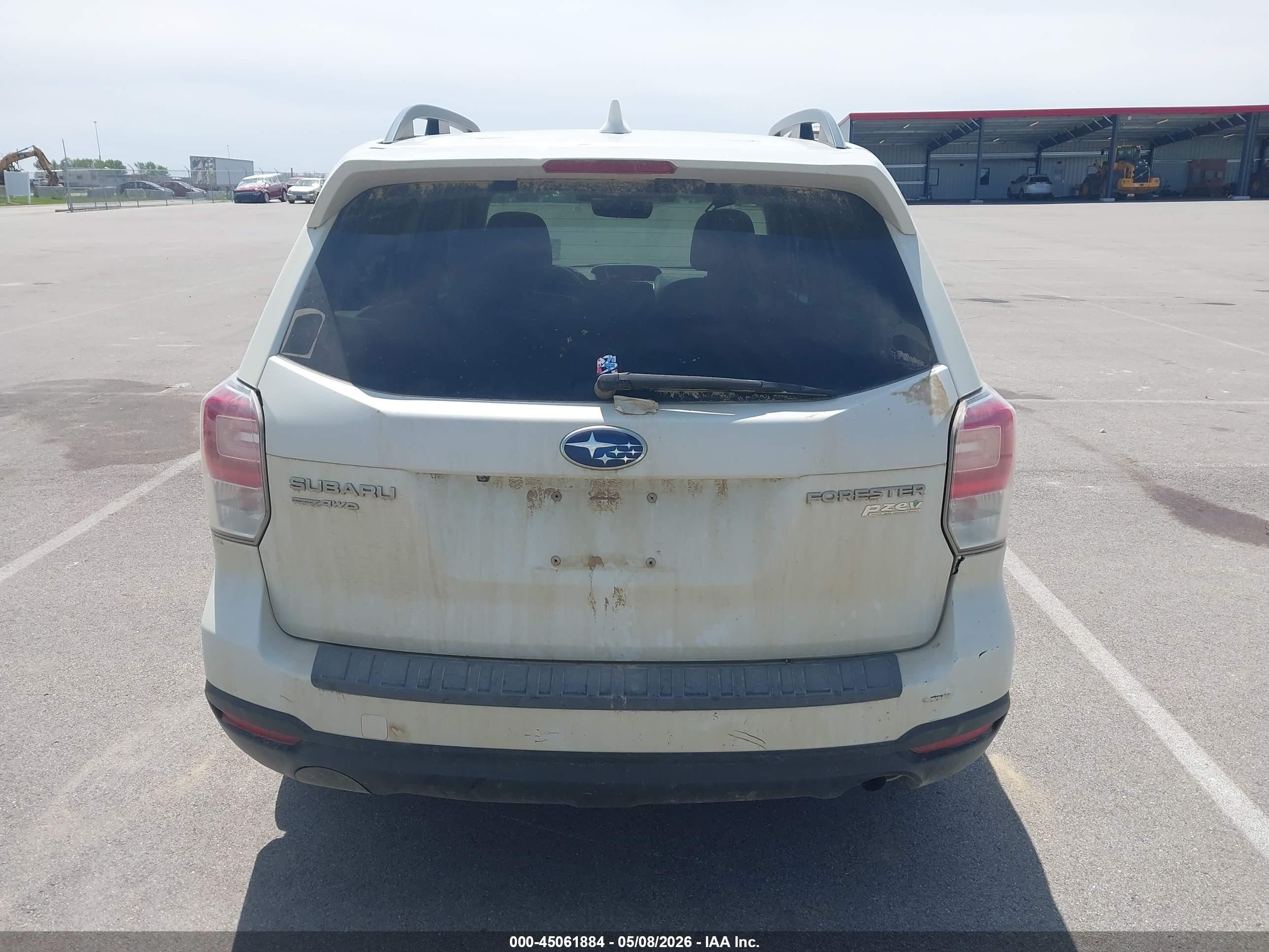 2017 Subaru Forester 2.5i Premium White vin: JF2SJAGC9HH499312