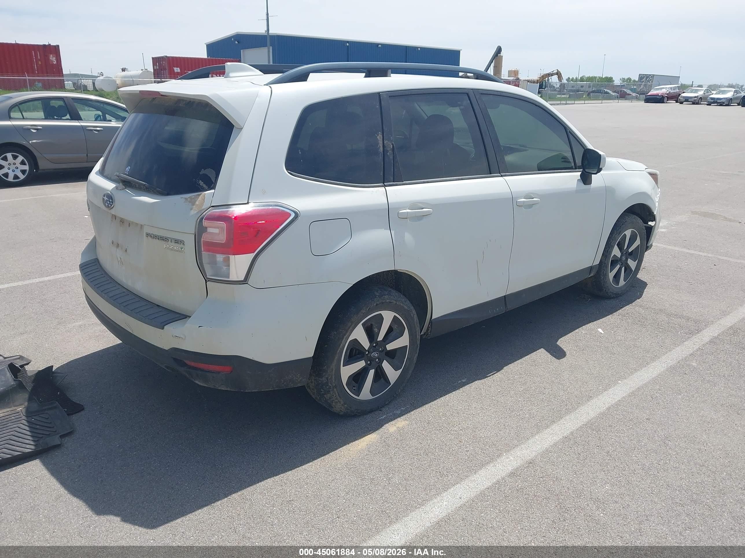 2017 Subaru Forester 2.5i Premium White vin: JF2SJAGC9HH499312
