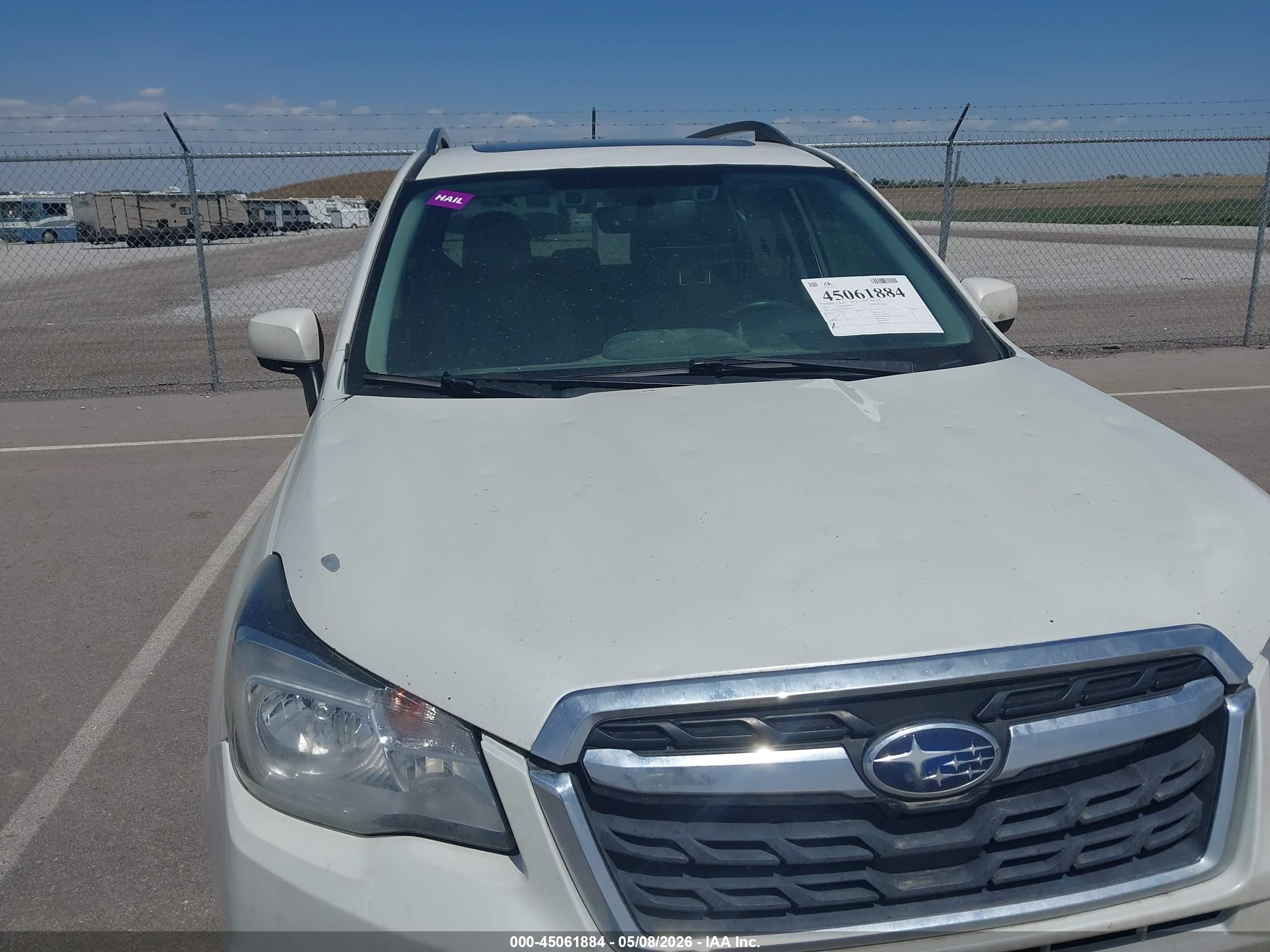 2017 Subaru Forester 2.5i Premium White vin: JF2SJAGC9HH499312