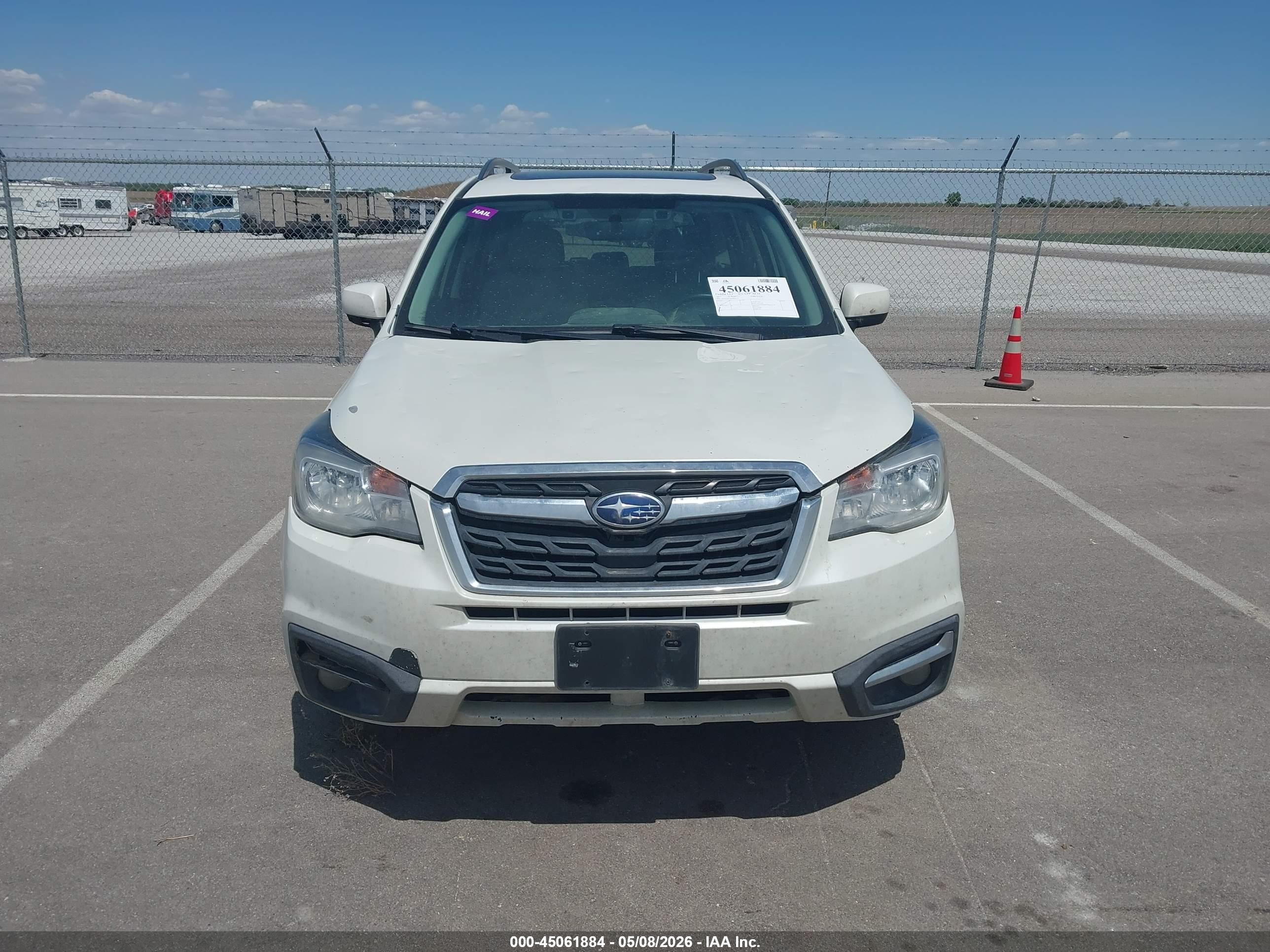 2017 Subaru Forester 2.5i Premium White vin: JF2SJAGC9HH499312