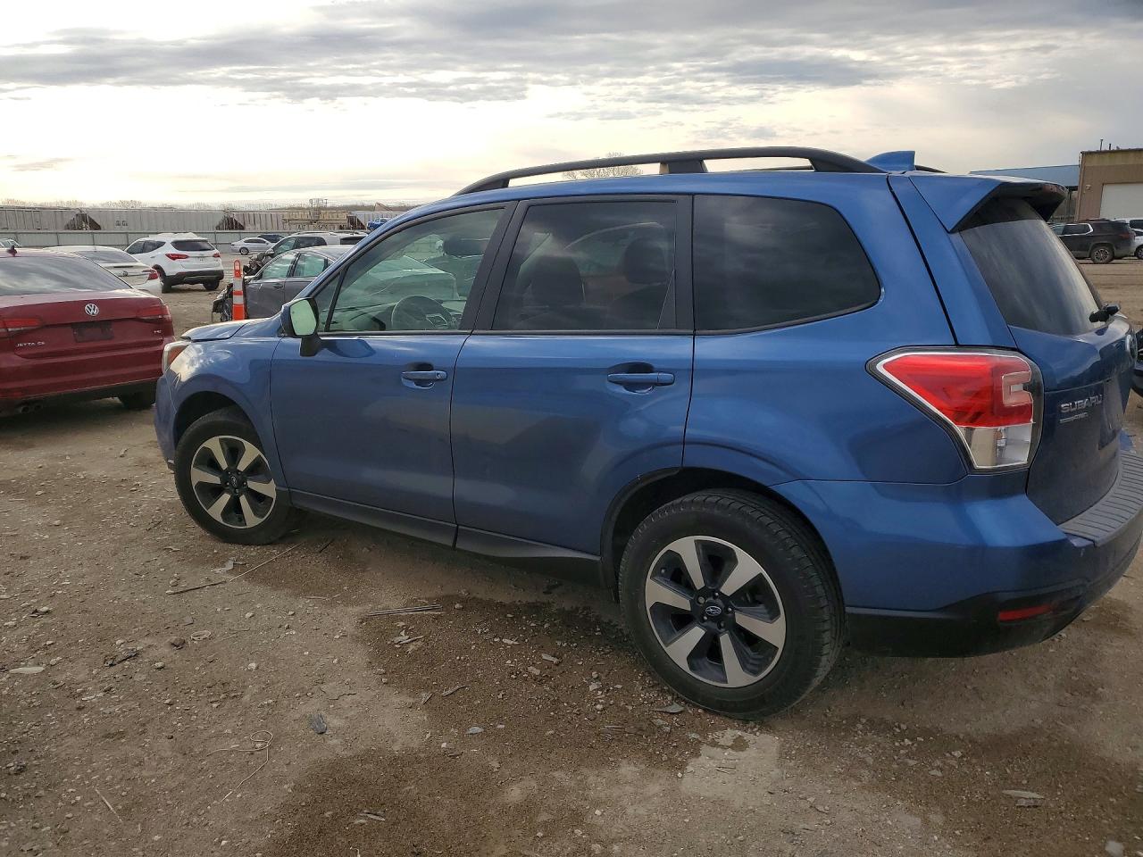 2018 Subaru Forester 2.5i Premium Blue vin: JF2SJAGC9JH546652