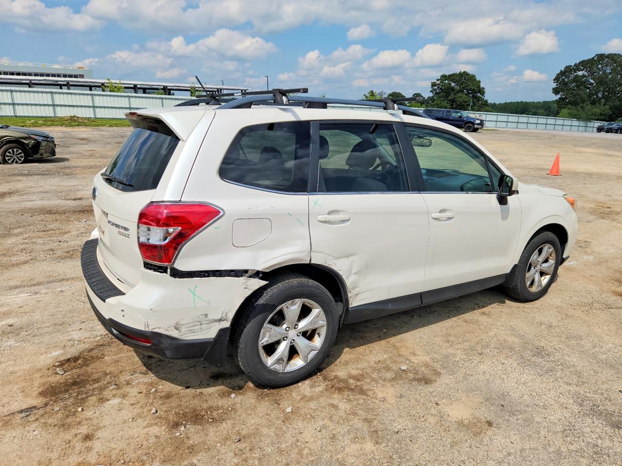 2015 Subaru Forester 2.5i Limited White vin: JF2SJAHC0FH444775