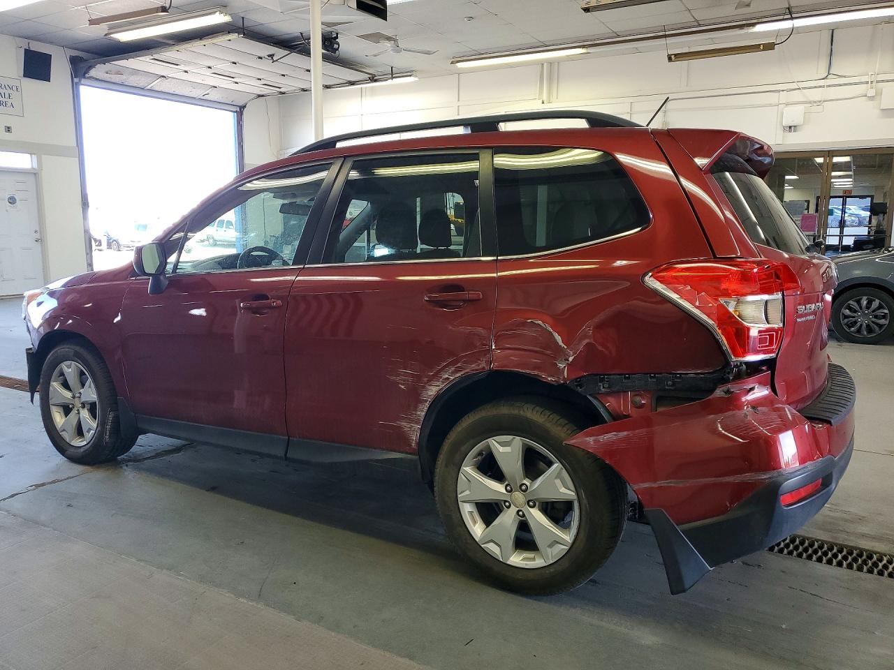 2015 Subaru Forester 2.5i Limited Red vin: JF2SJAHC0FH552944
