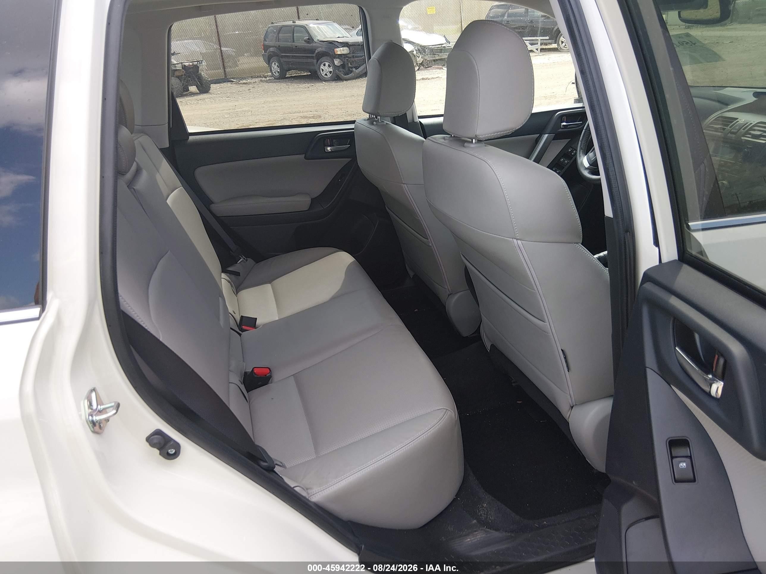 2015 Subaru Forester 2.5i Limited White vin: JF2SJAHC0FH811822