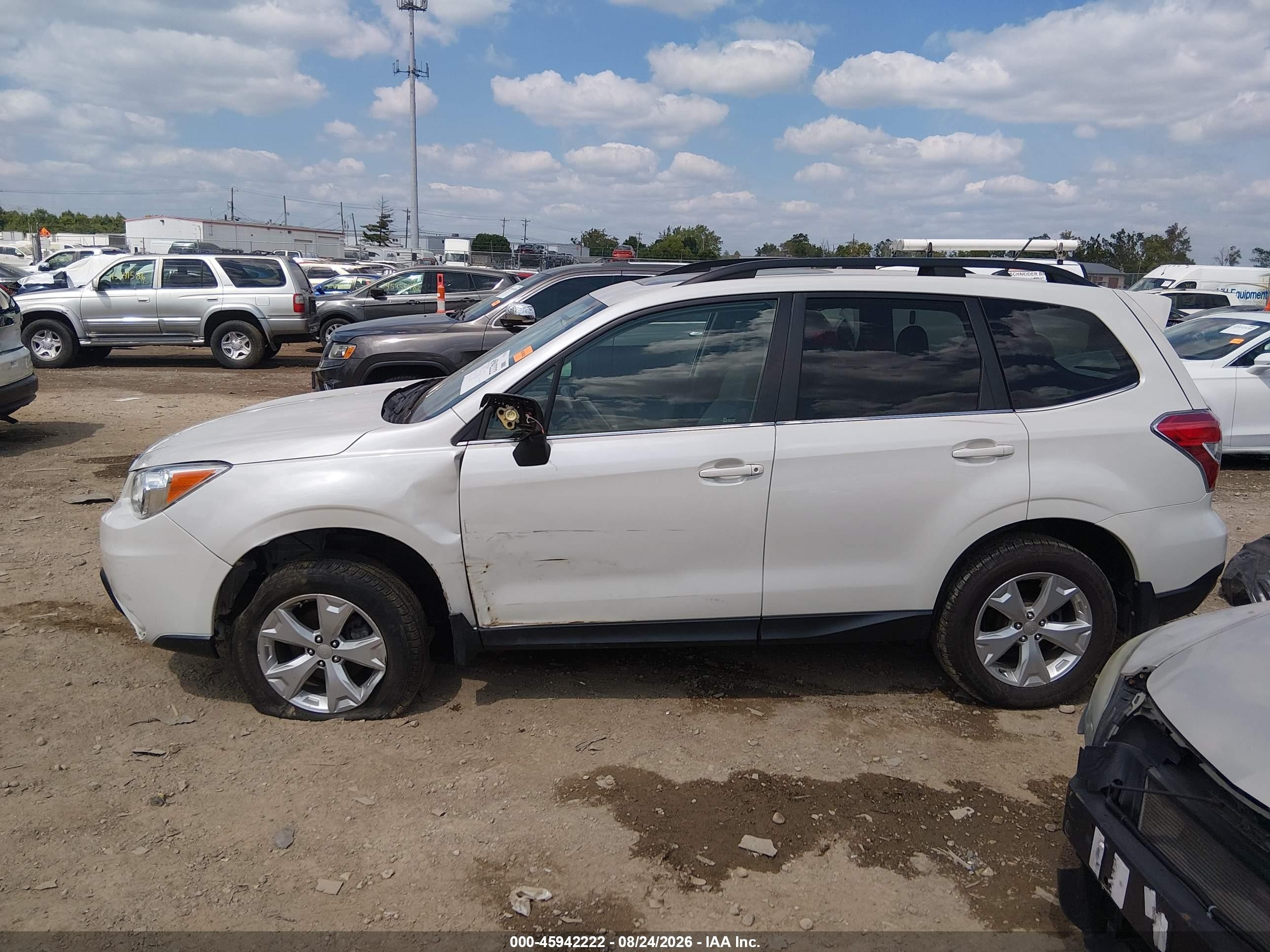 2015 Subaru Forester 2.5i Limited White vin: JF2SJAHC0FH811822