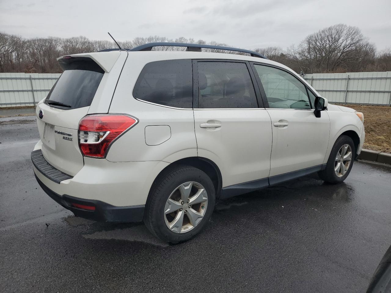 2014 Subaru Forester 2.5i Limited White vin: JF2SJAHC1EH429104