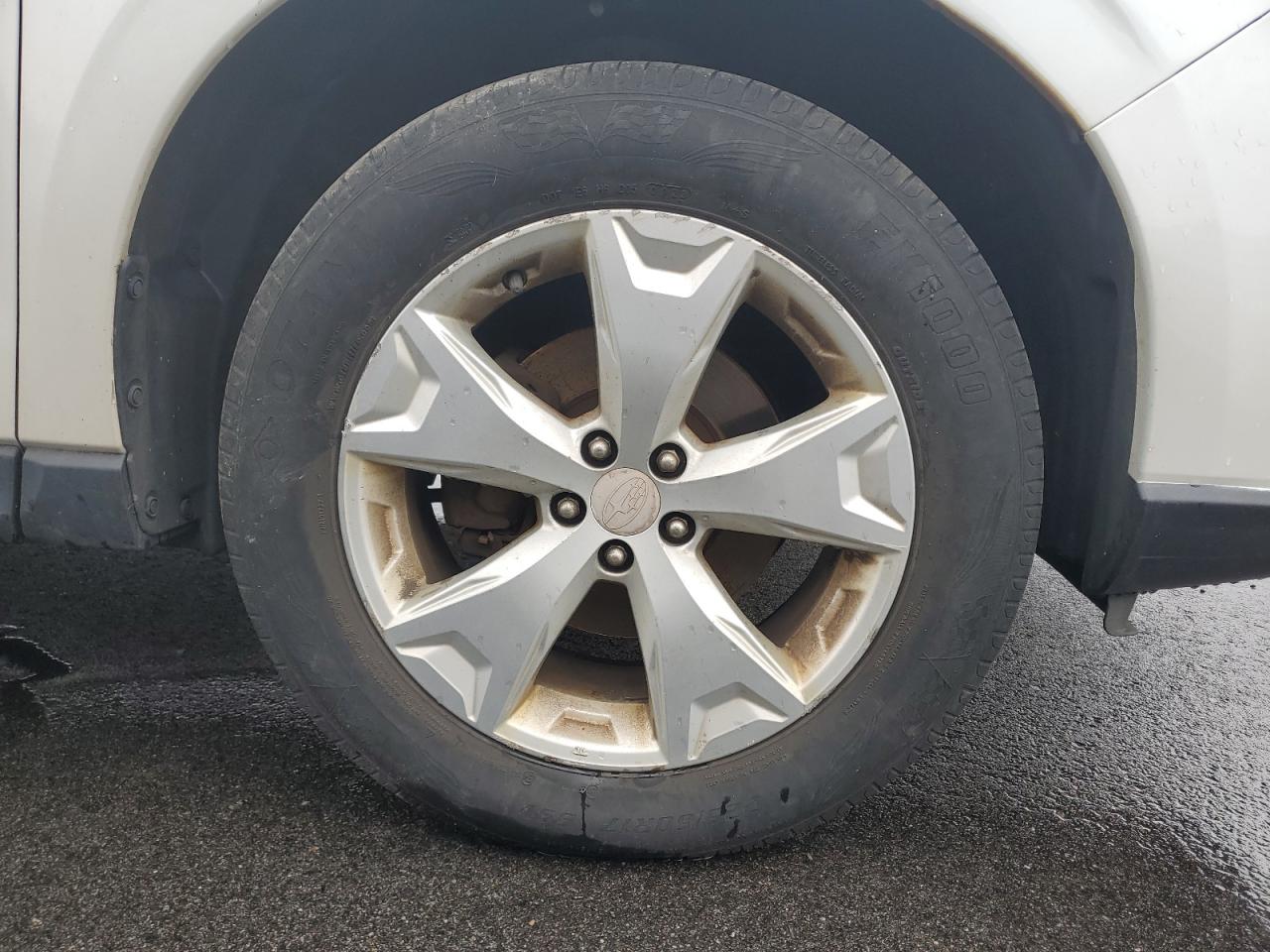 2014 Subaru Forester 2.5i Limited White vin: JF2SJAHC1EH429104 Damage: Right Front Wheel, Curb Rash, > 12 inches