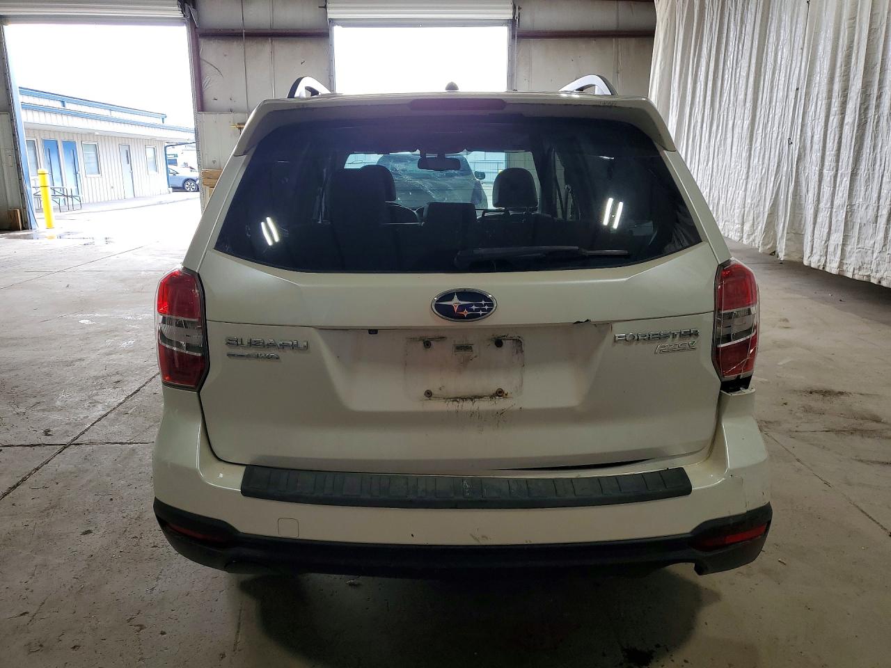2014 Subaru Forester 2.5i Limited White vin: JF2SJAHC1EH456349