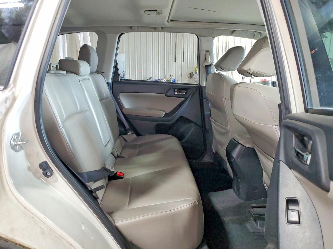 2014 Subaru Forester 2.5i Limited White vin: JF2SJAHC1EH456349