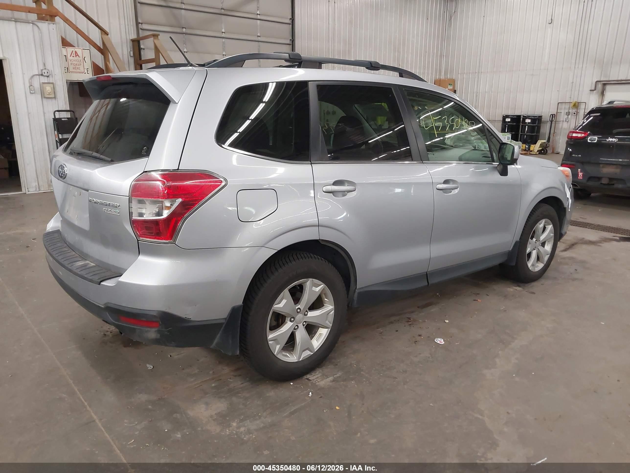2014 Subaru Forester 2.5i Limited Silver vin: JF2SJAHC2EH535271
