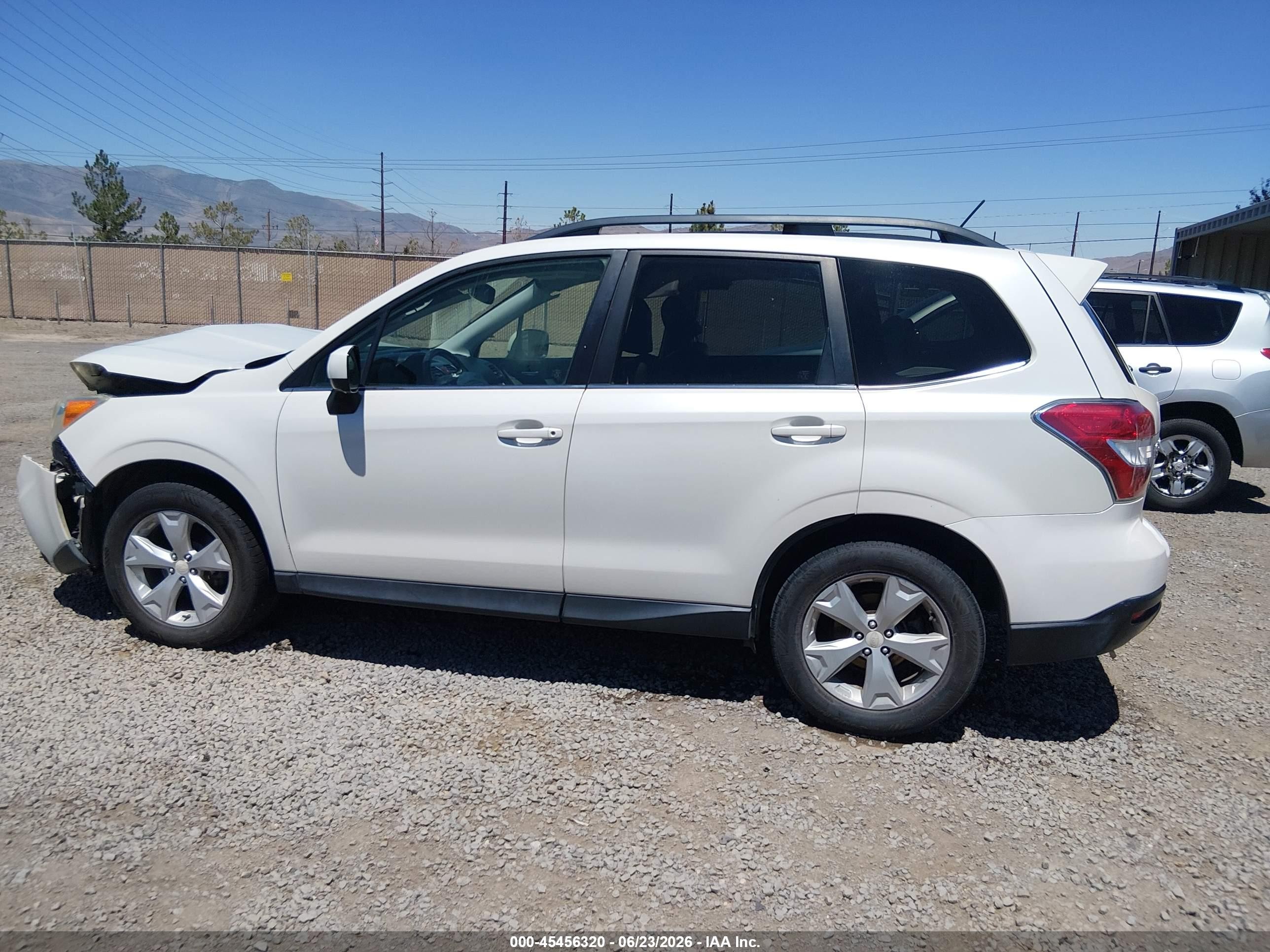 2015 Subaru Forester 2.5i Limited Белый vin: JF2SJAHC2FH415293