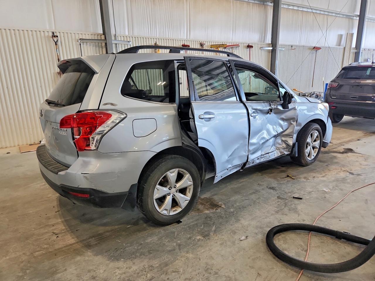 2015 Subaru Forester 2.5i Limited Gray vin: JF2SJAHC2FH481004