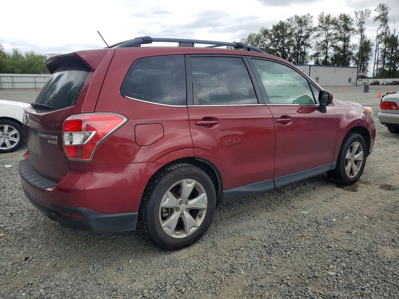 2015 Subaru Forester 2.5i Limited Red vin: JF2SJAHC2FH505334