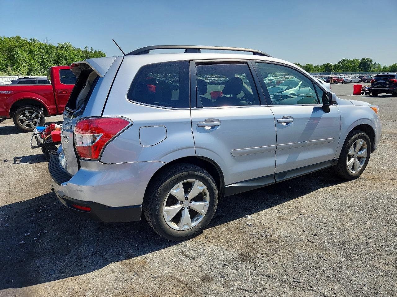 2015 Subaru Forester Silver vin: JF2SJAHC2FH819467