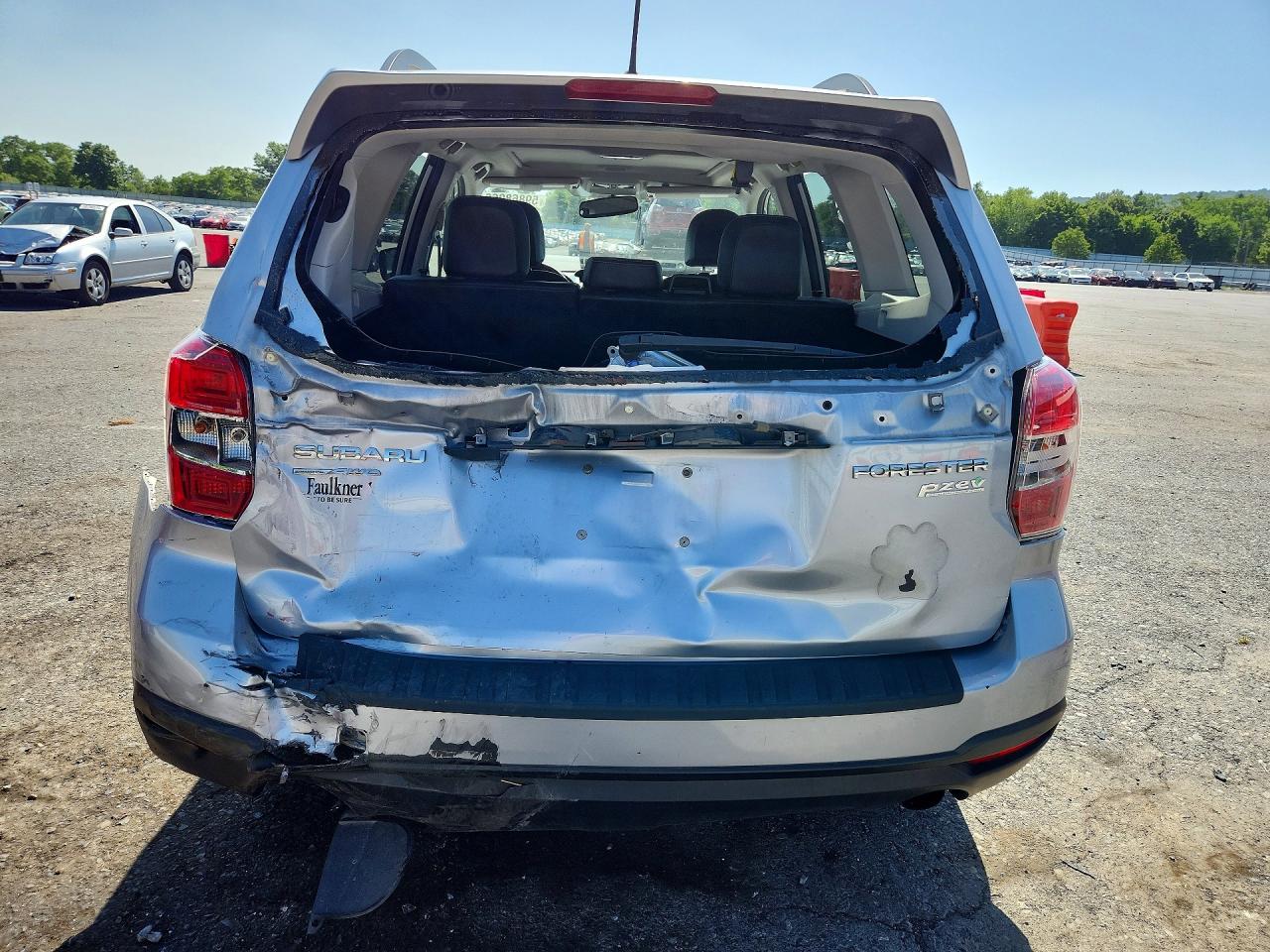 2015 Subaru Forester Silver vin: JF2SJAHC2FH819467