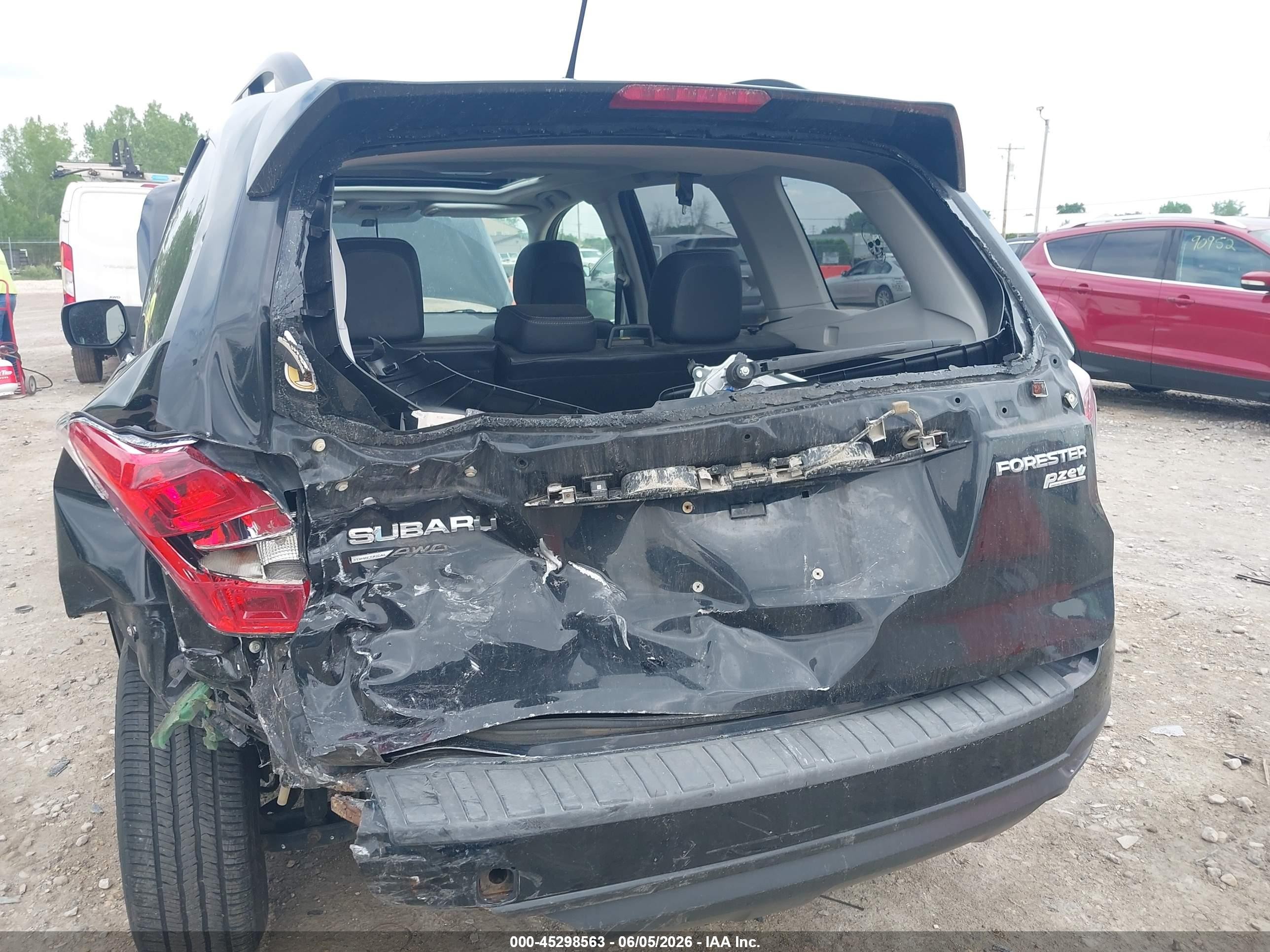 2014 Subaru Forester 2.5i Limited Black vin: JF2SJAHC3EH454425