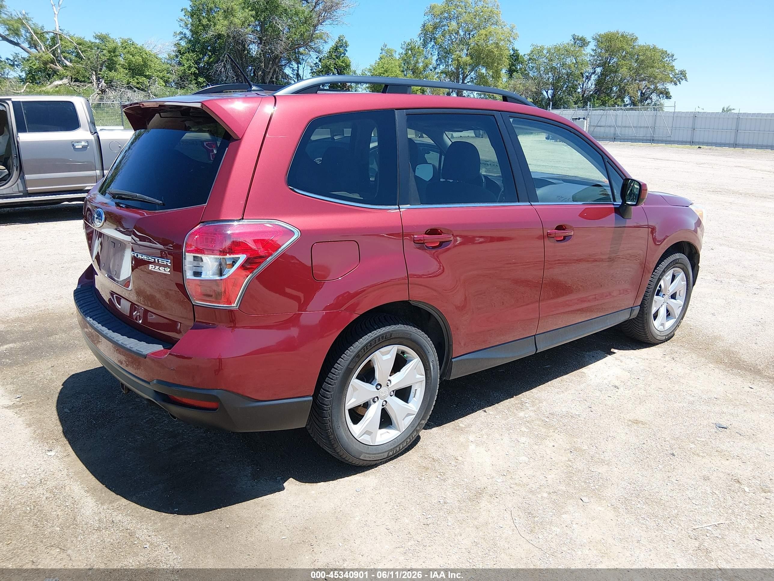 2015 Subaru Forester 2.5i Limited Red vin: JF2SJAHC3FH451655