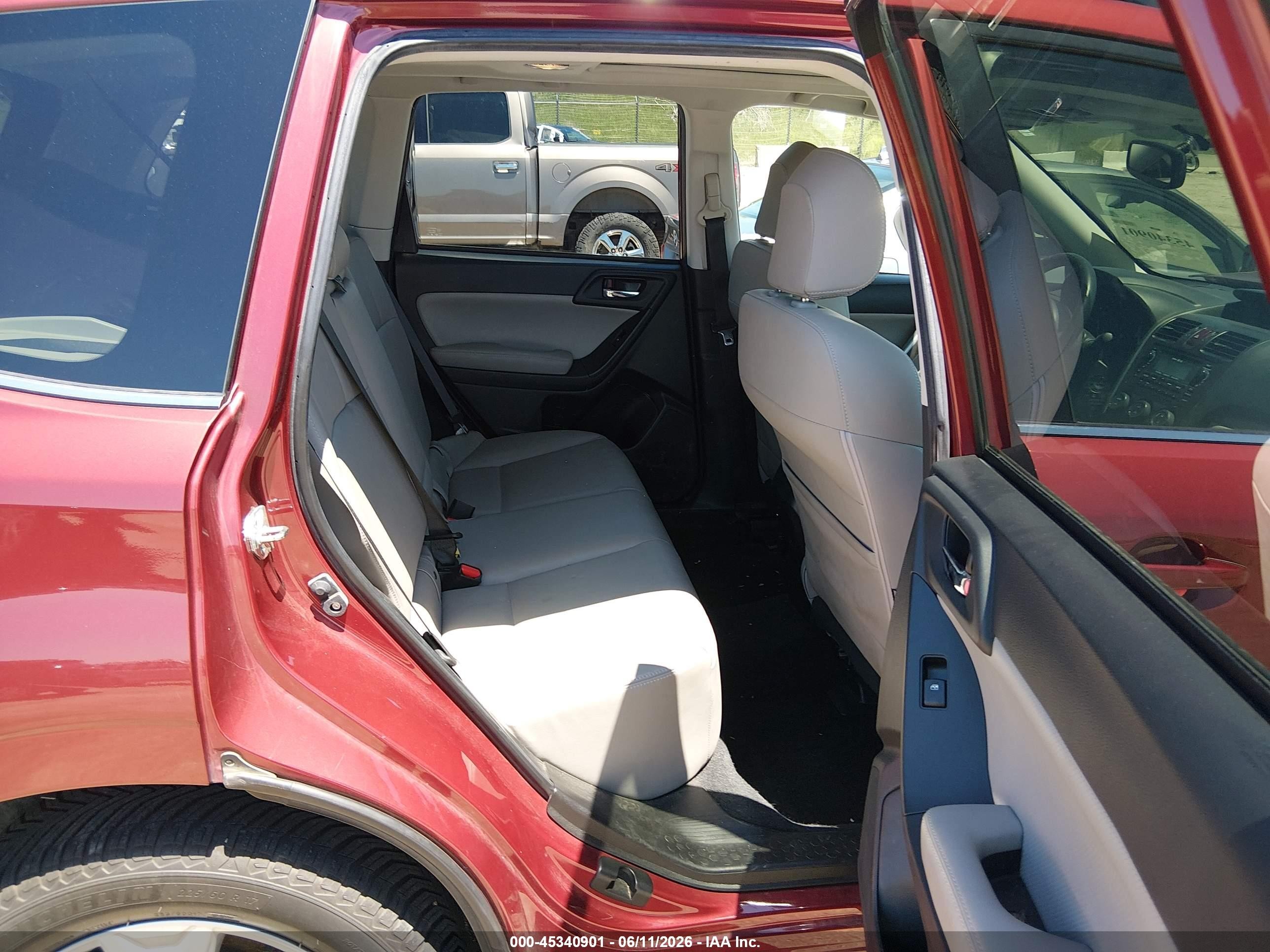 2015 Subaru Forester 2.5i Limited Red vin: JF2SJAHC3FH451655