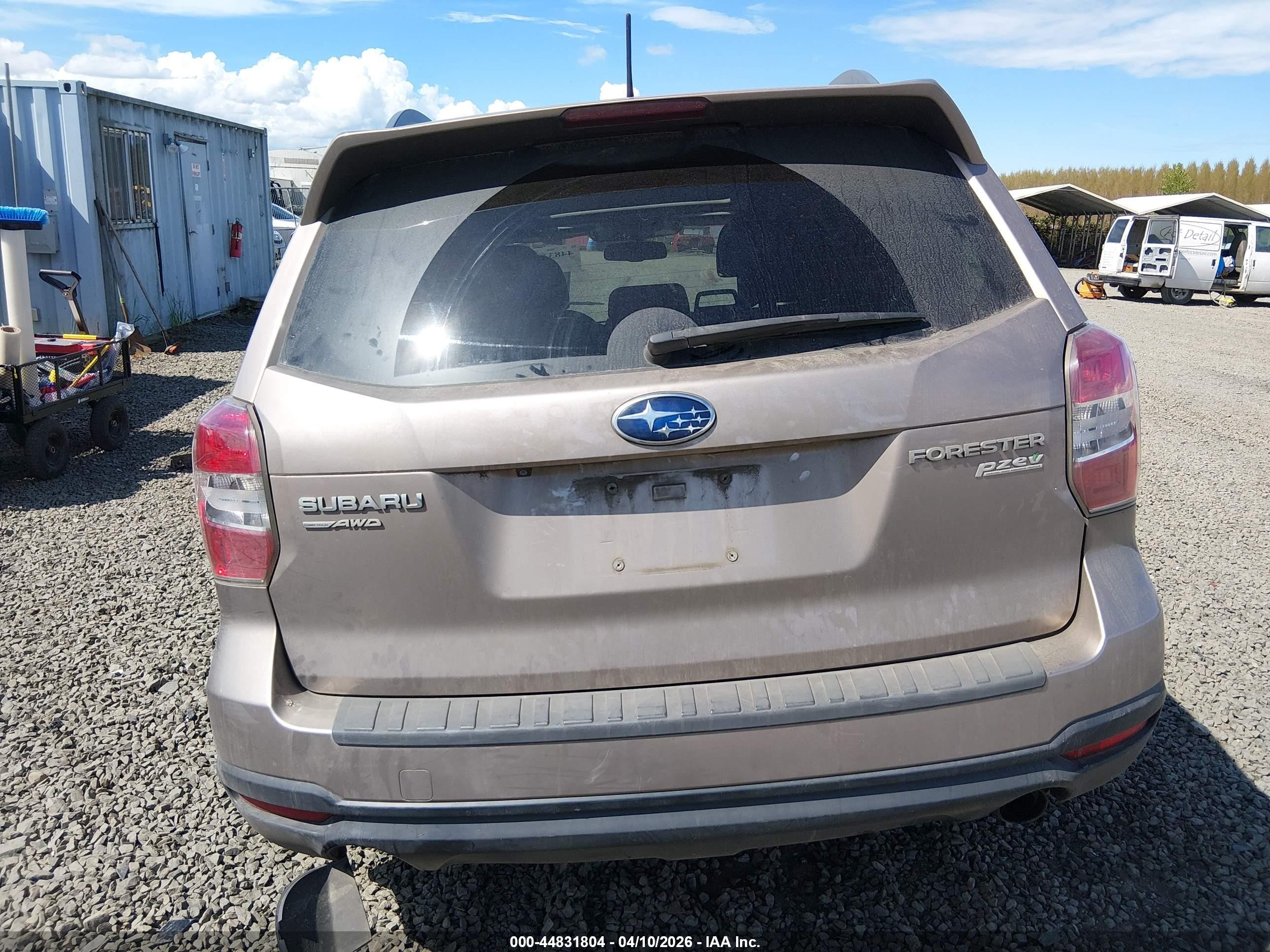 2015 Subaru Forester 2.5i Limited Brown vin: JF2SJAHC3FH465958