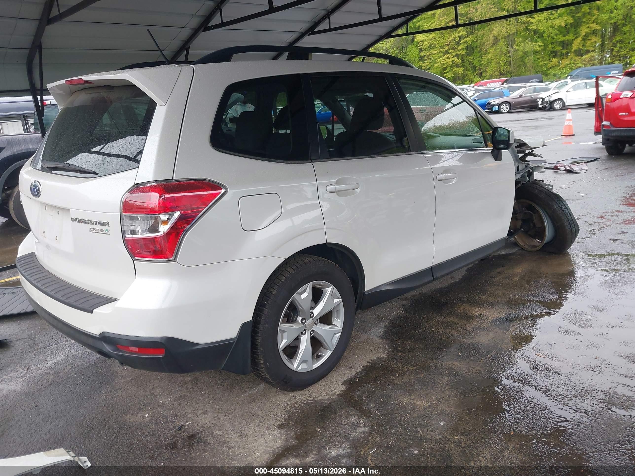 2015 Subaru Forester 2.5i Limited White vin: JF2SJAHC3FH814486