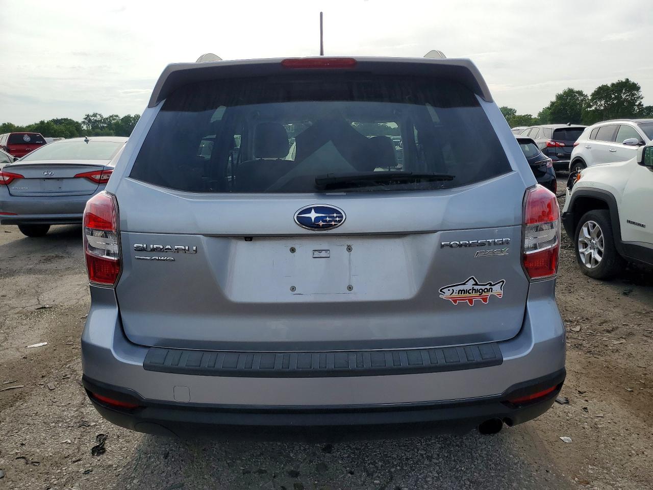2015 Subaru Forester 2.5i Limited Silver vin: JF2SJAHC3FH825620