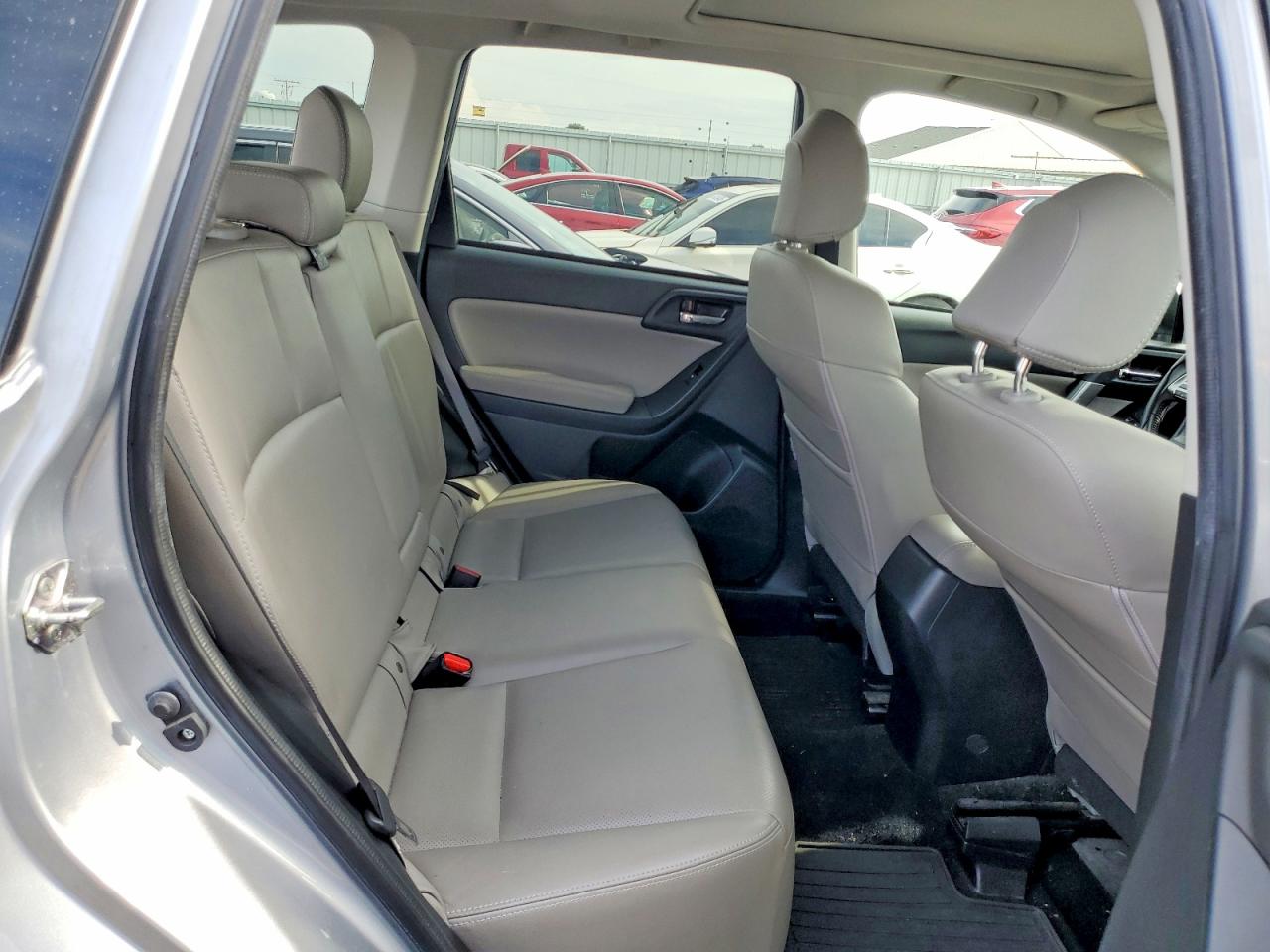 2015 Subaru Forester 2.5i Limited Silver vin: JF2SJAHC3FH825620