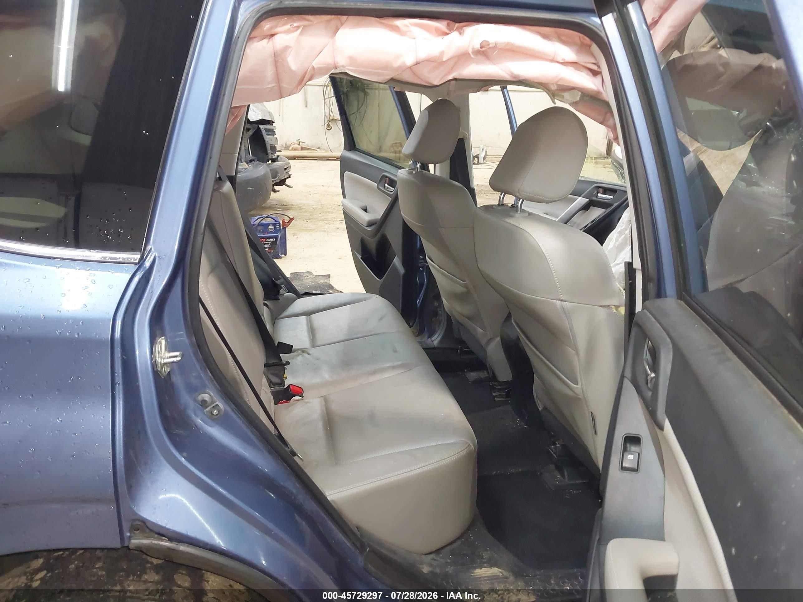 2015 Subaru Forester 2.5i Limited Blue vin: JF2SJAHC4FH431155