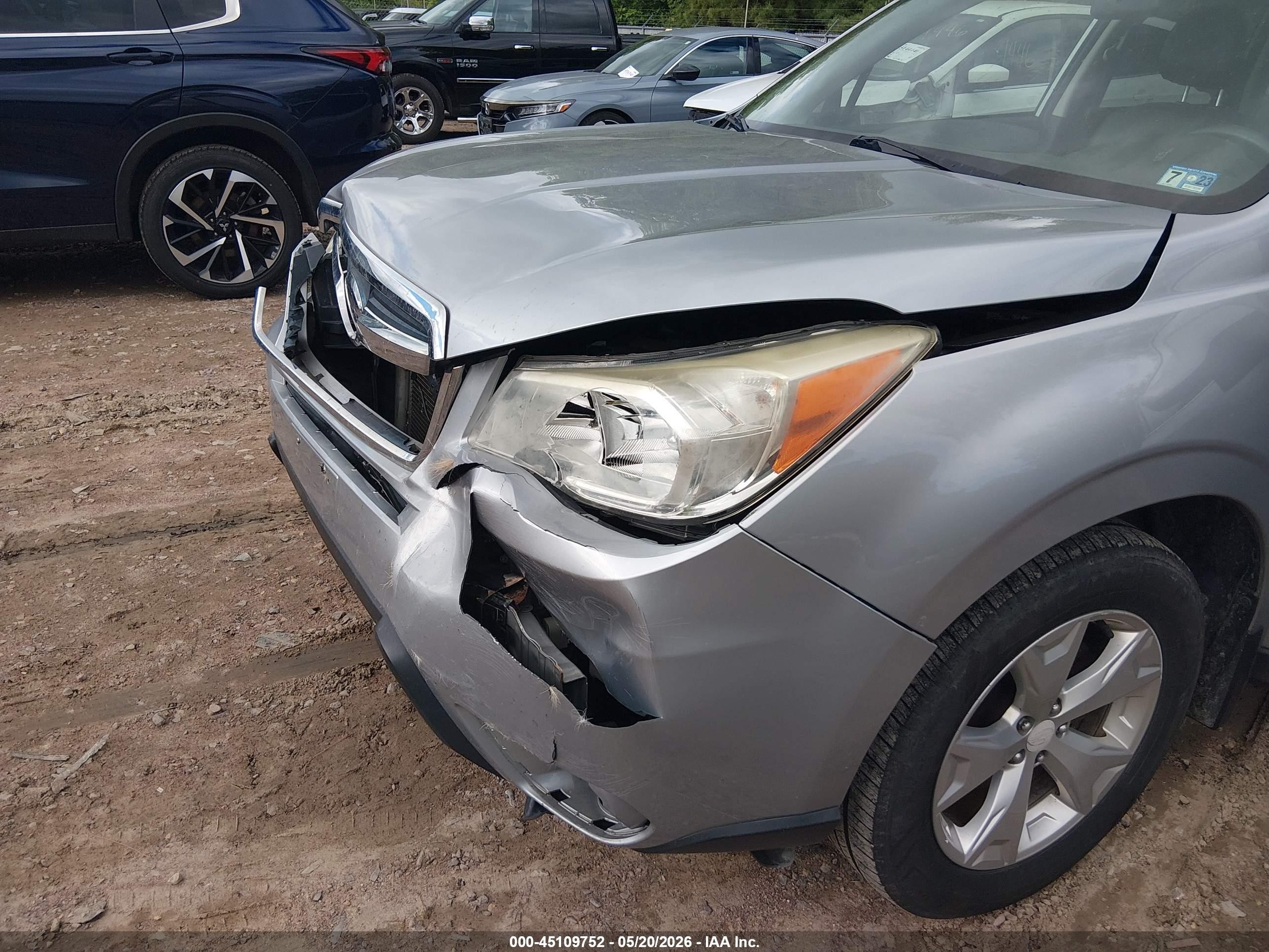 2015 Subaru Forester 2.5i Limited Silver vin: JF2SJAHC4FH439188