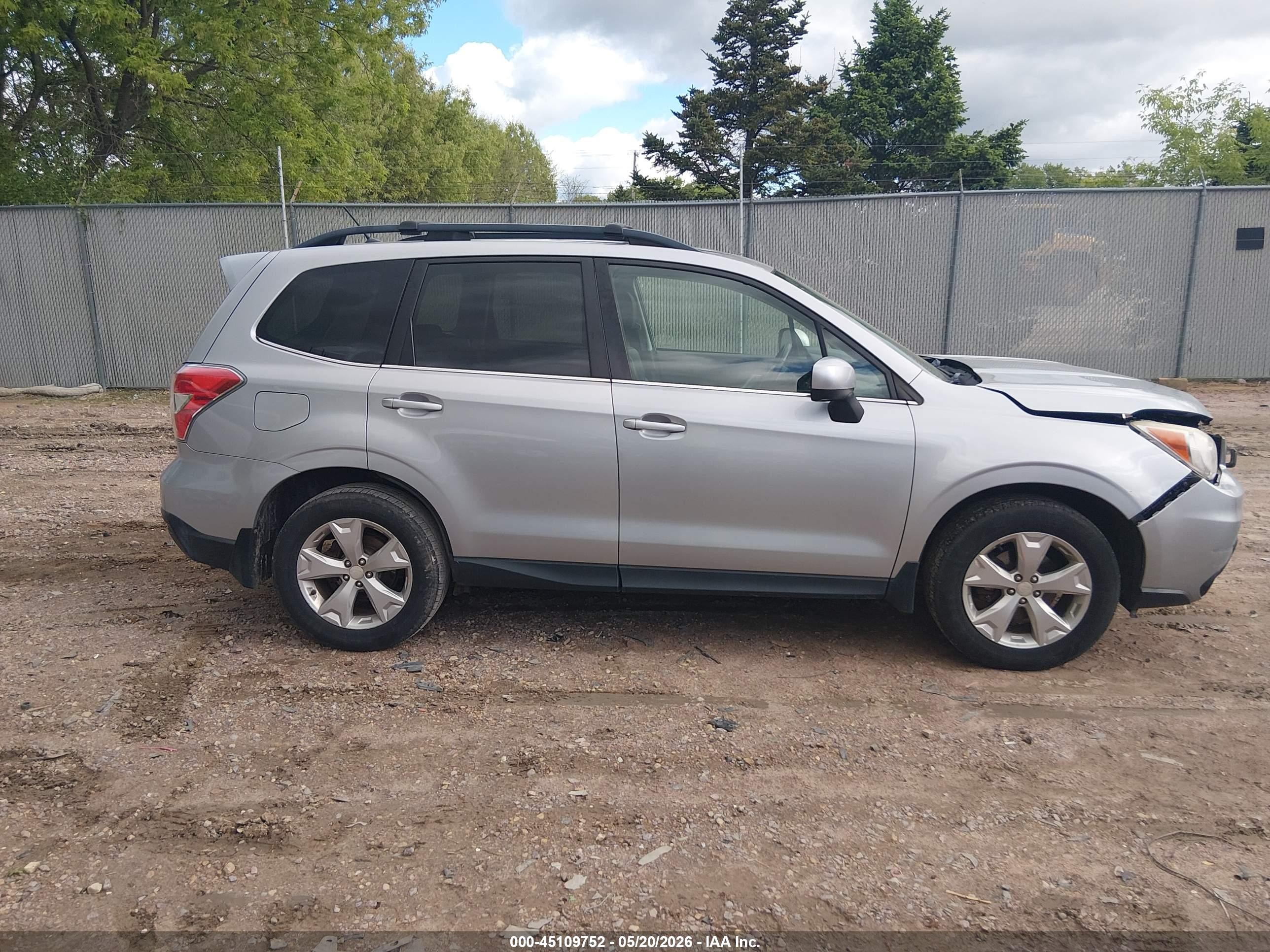 2015 Subaru Forester 2.5i Limited Silver vin: JF2SJAHC4FH439188